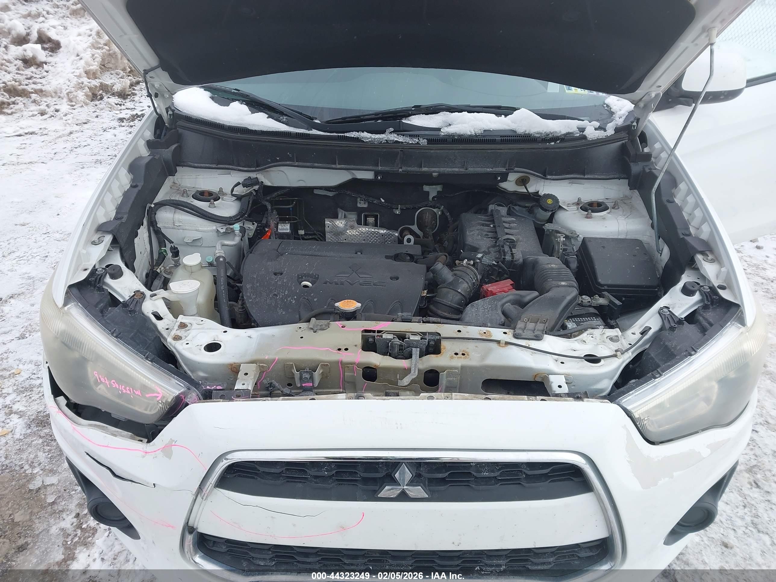 MITSUBISHI OUTLANDER image 10