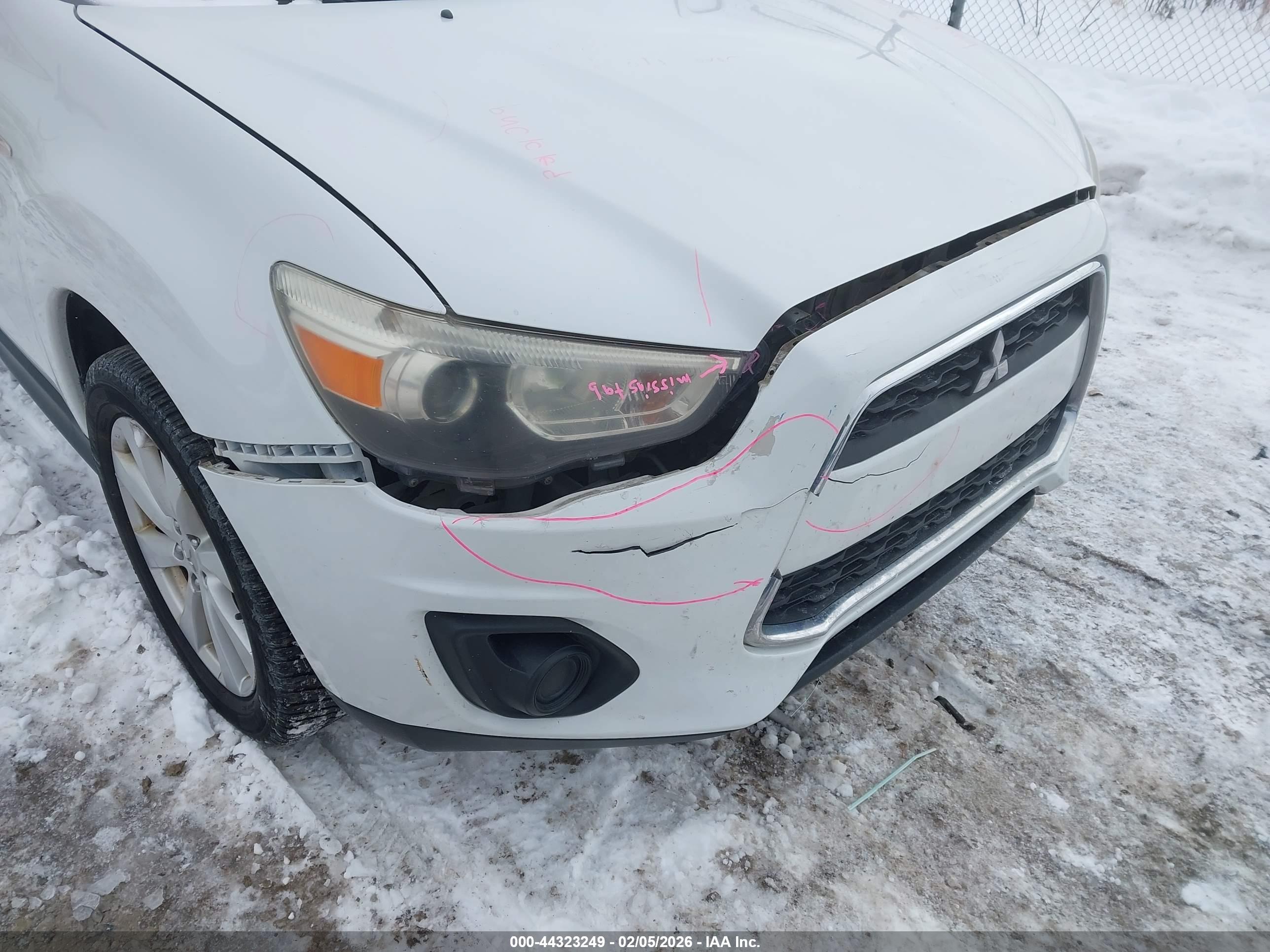 MITSUBISHI OUTLANDER image 6