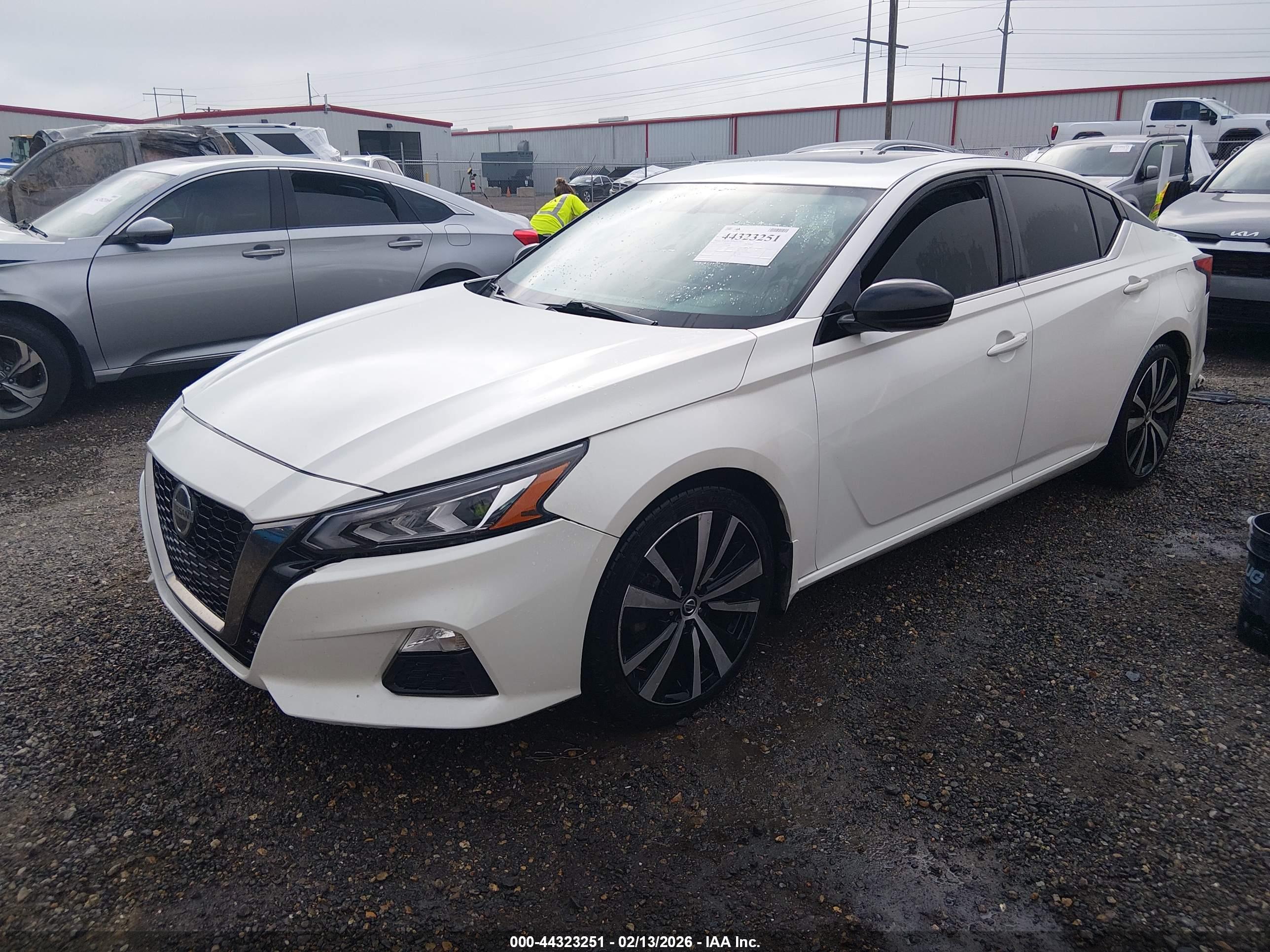 NISSAN ALTIMA image 2