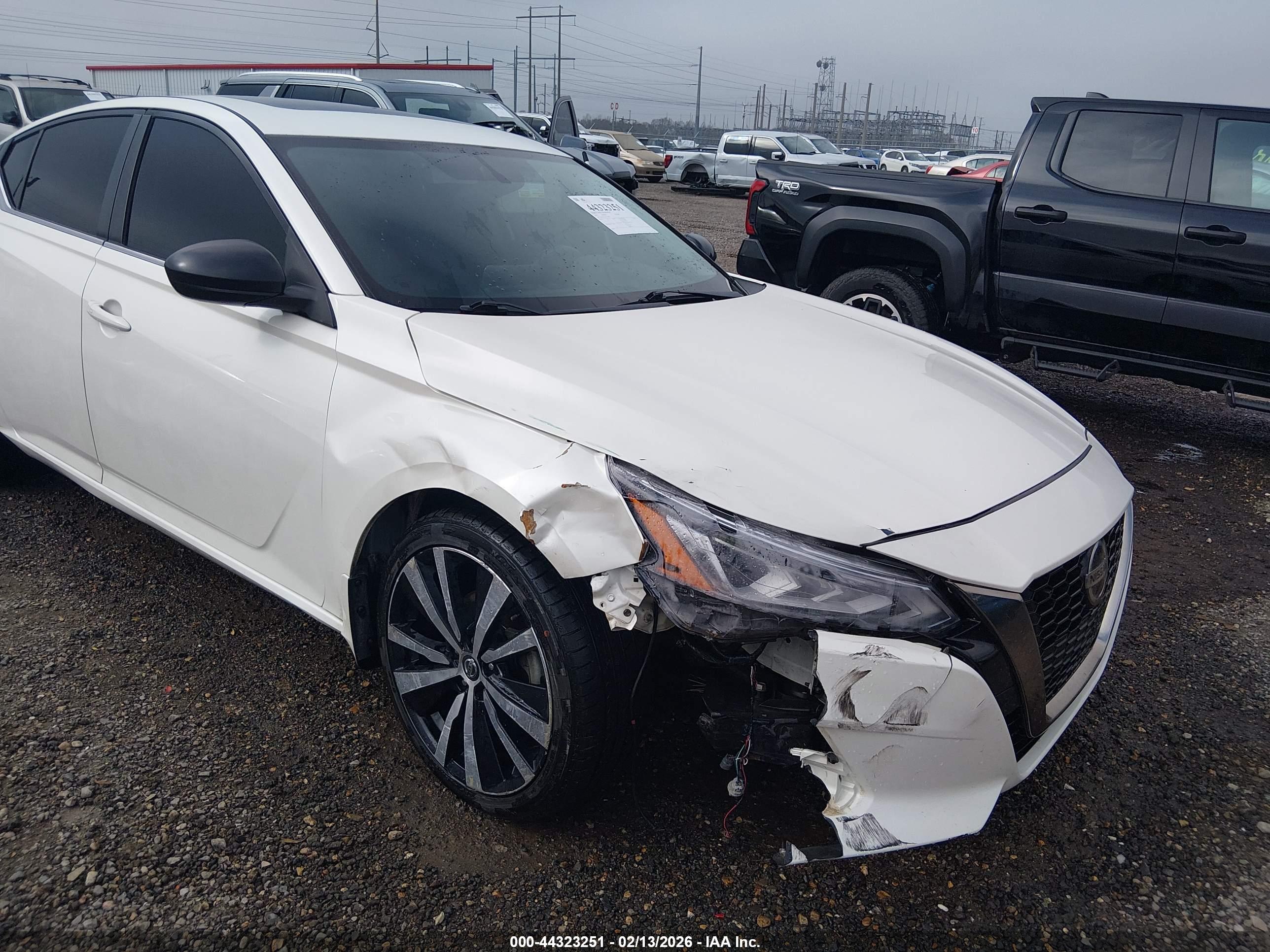NISSAN ALTIMA image 6