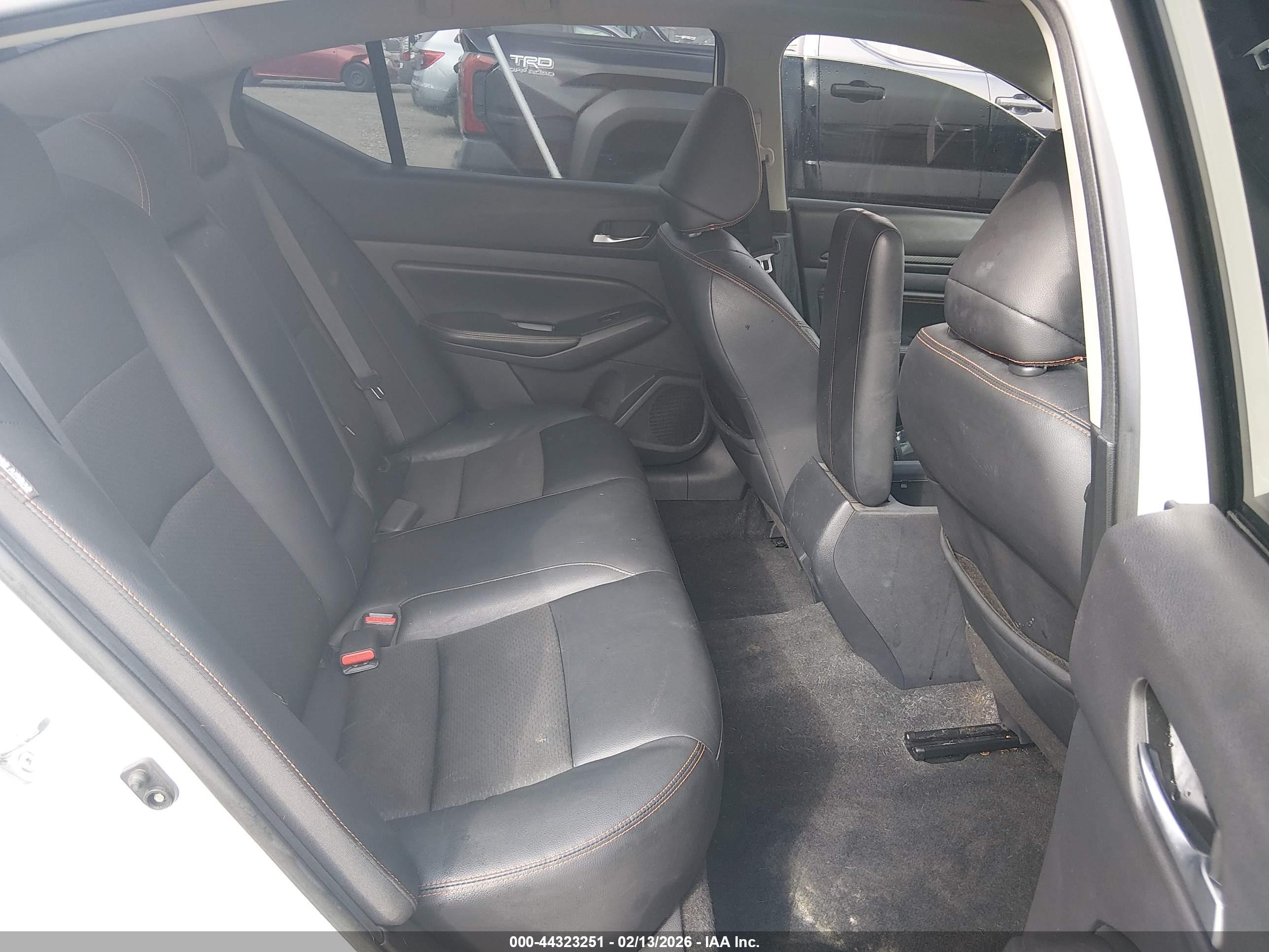 NISSAN ALTIMA image 8