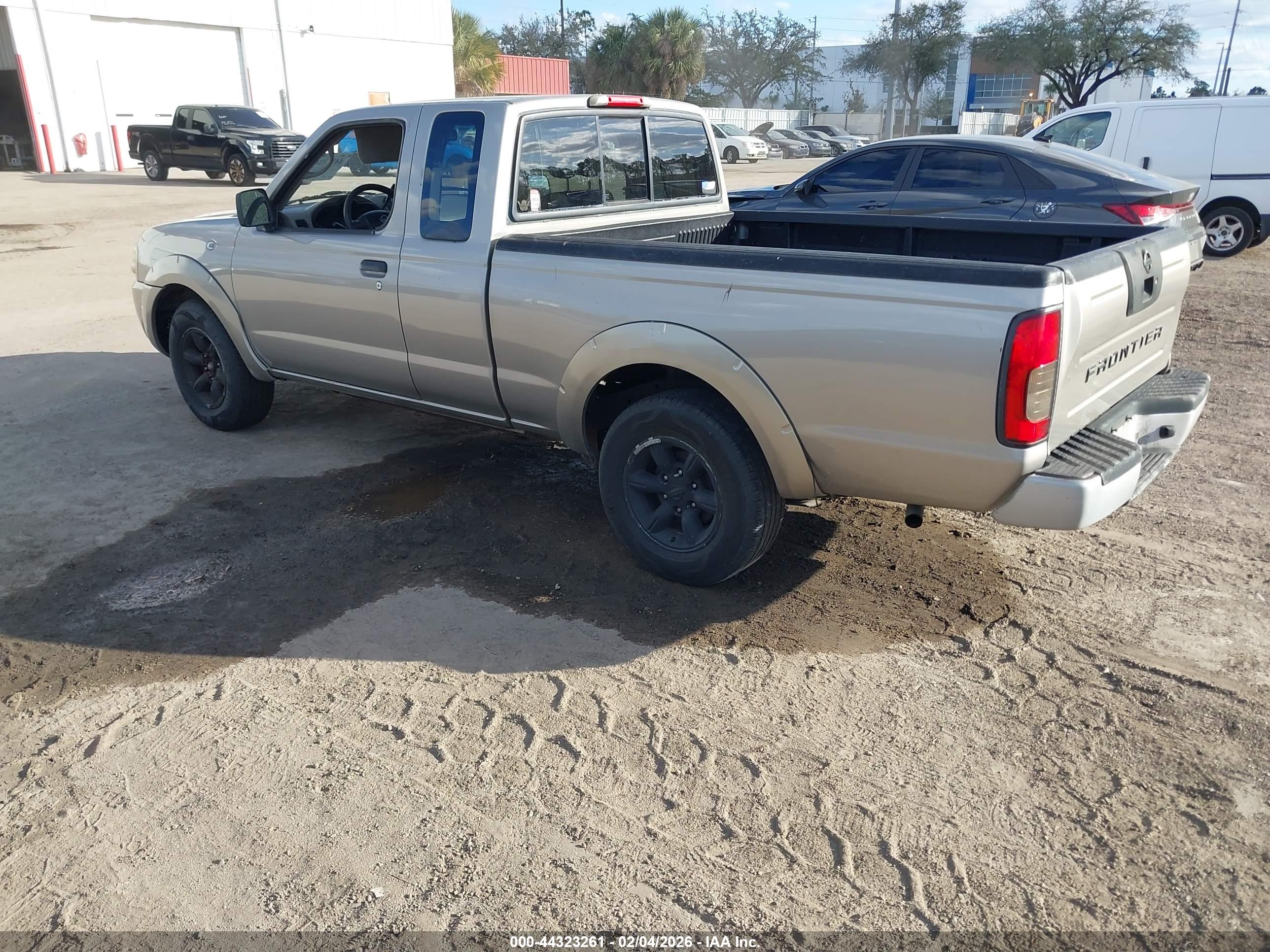 NISSAN FRONTIER image 3
