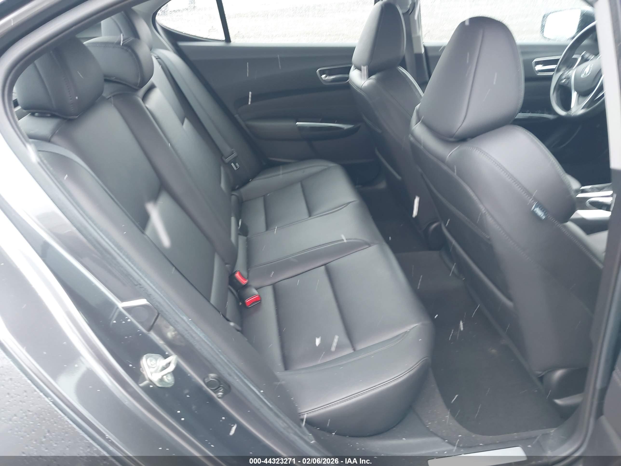 ACURA TLX image 8