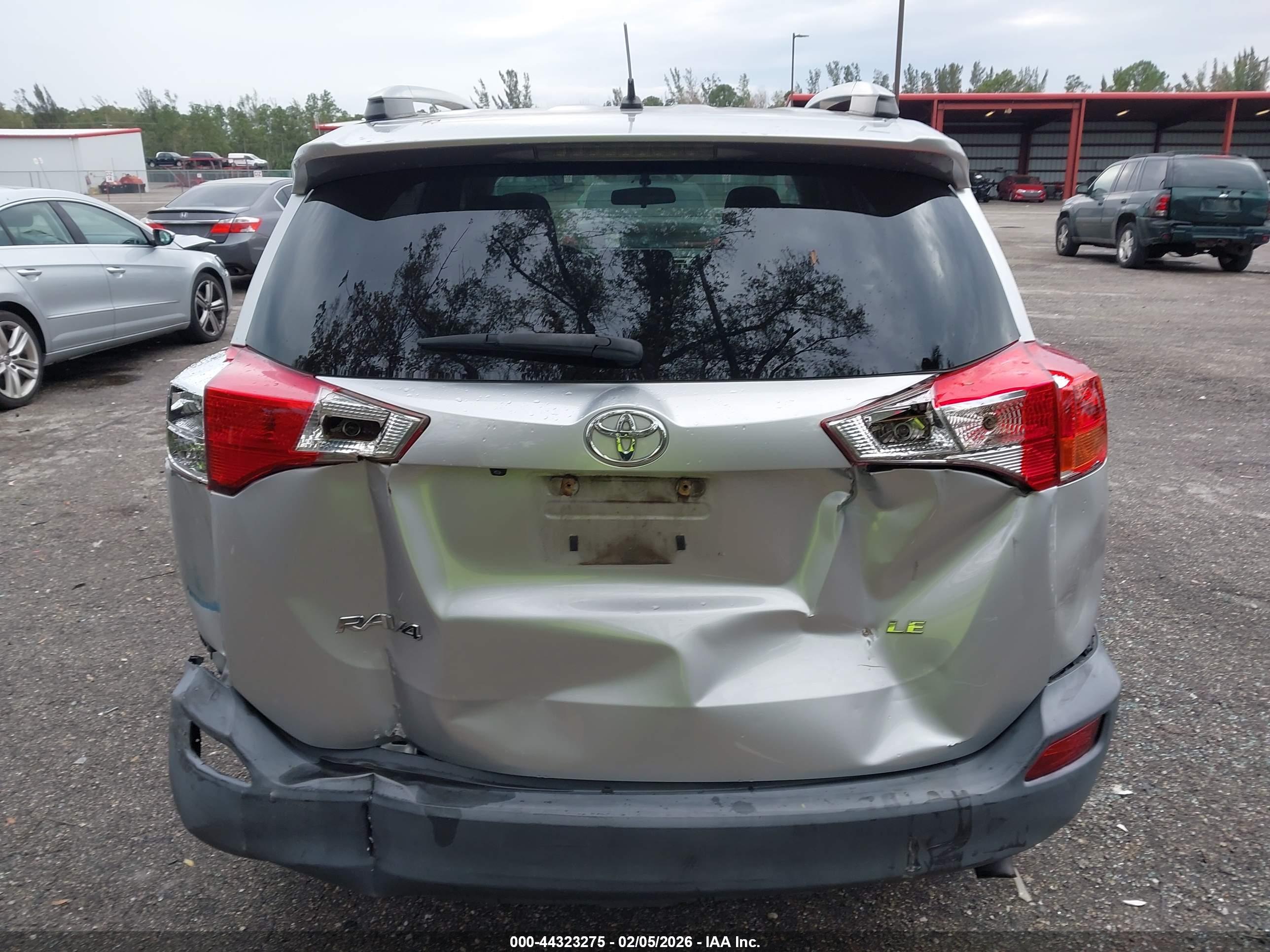 TOYOTA RAV4 image 6