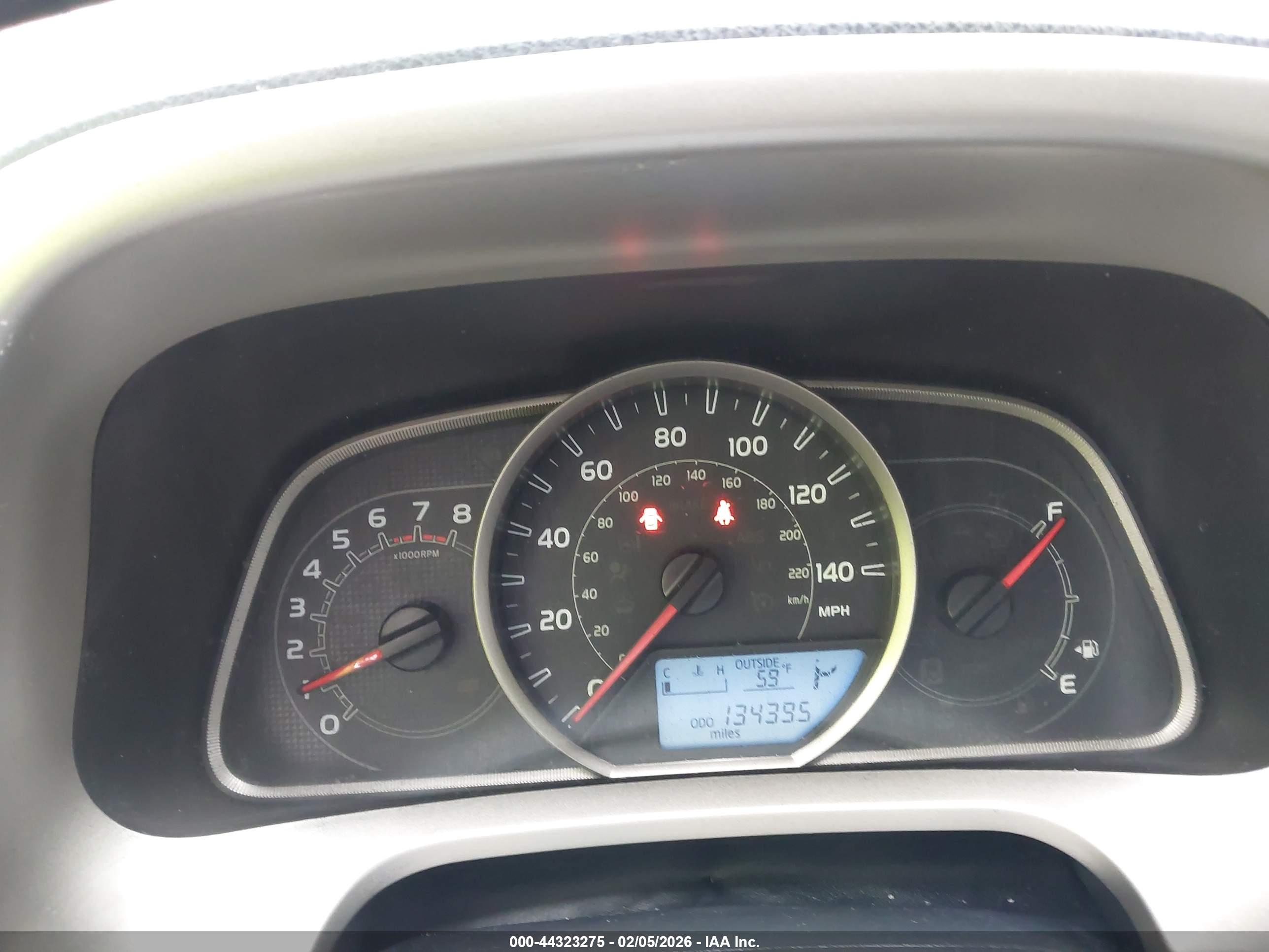 TOYOTA RAV4 image 7