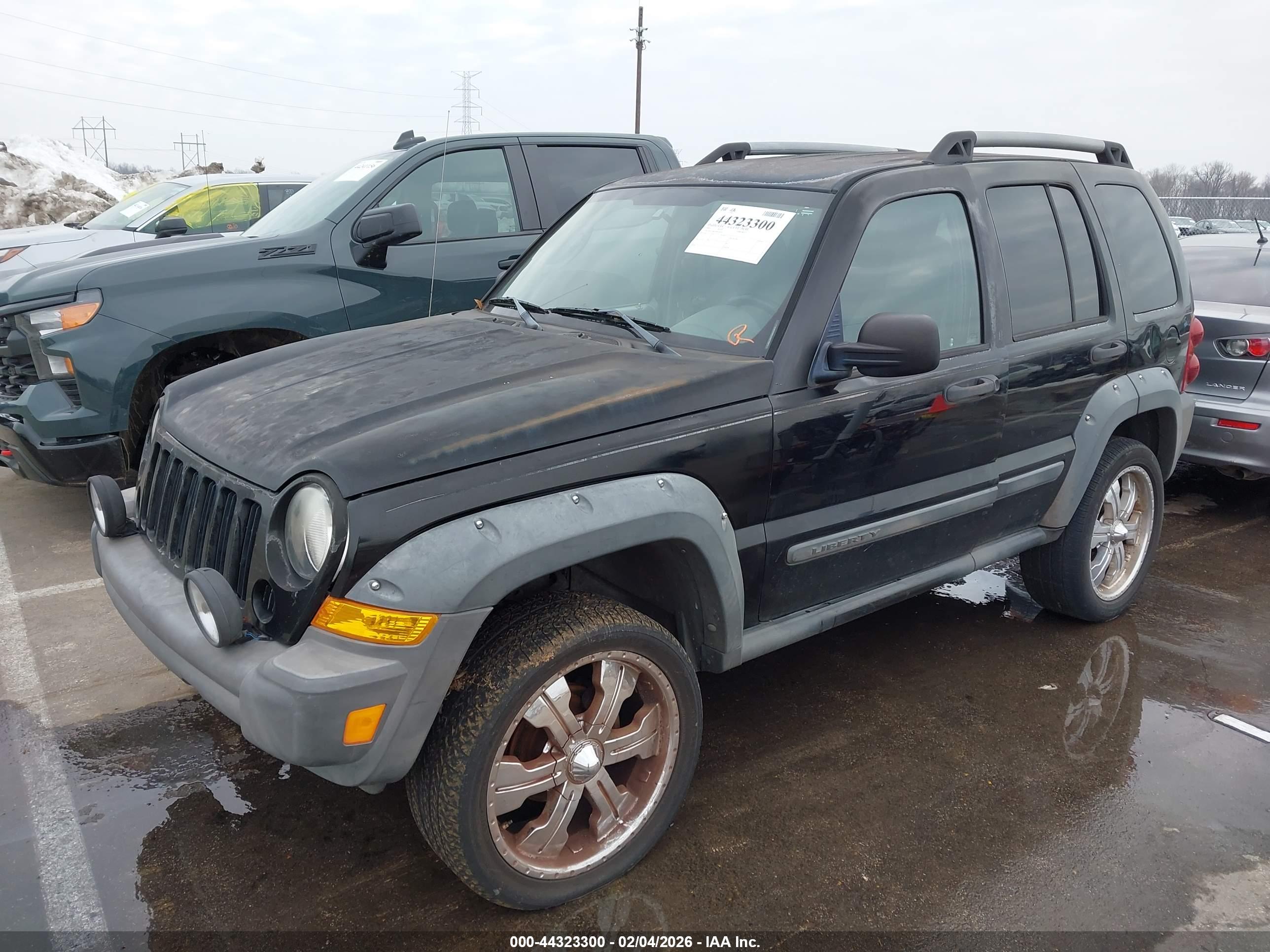 JEEP LIBERTY image 2