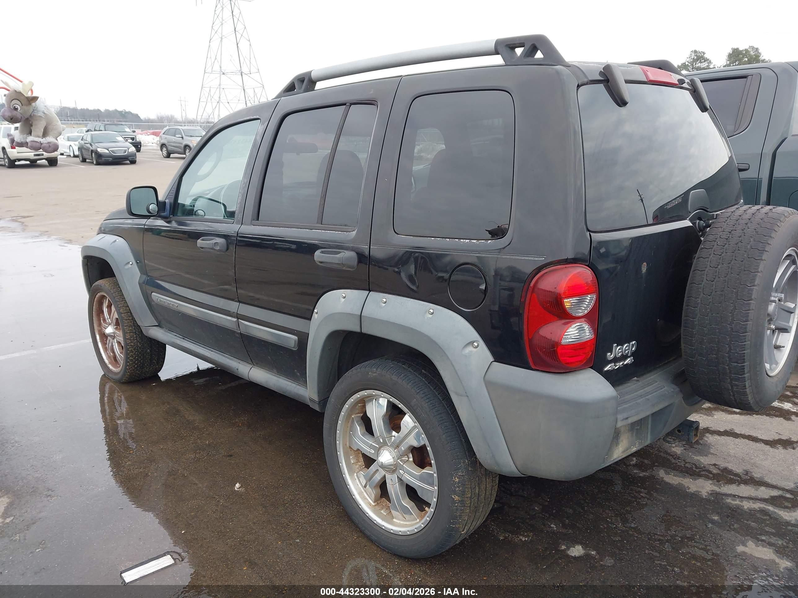 JEEP LIBERTY image 3