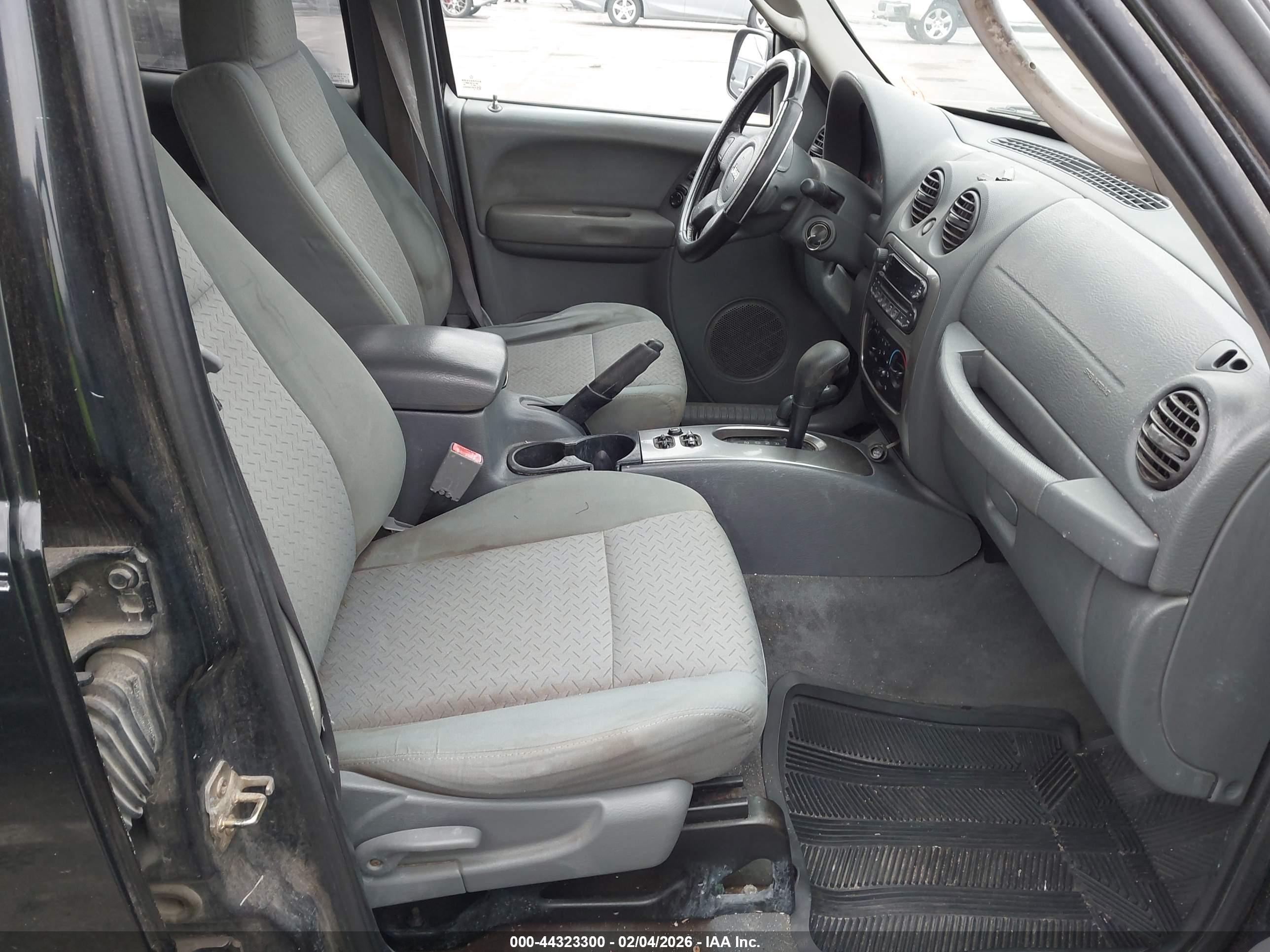 JEEP LIBERTY image 5