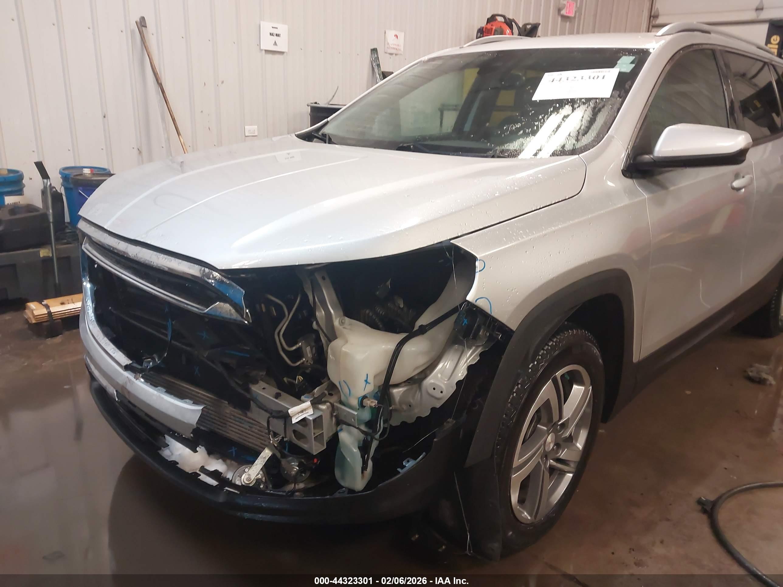 GMC TERRAIN image 6