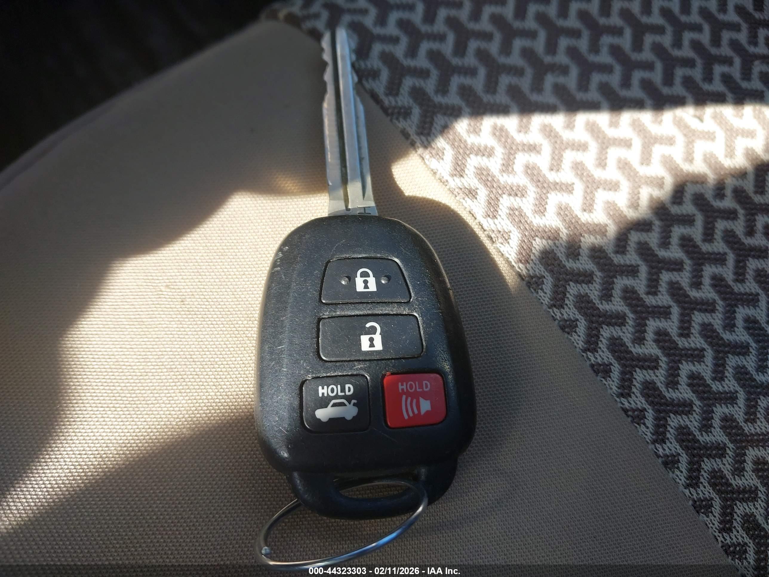 TOYOTA COROLLA image 11