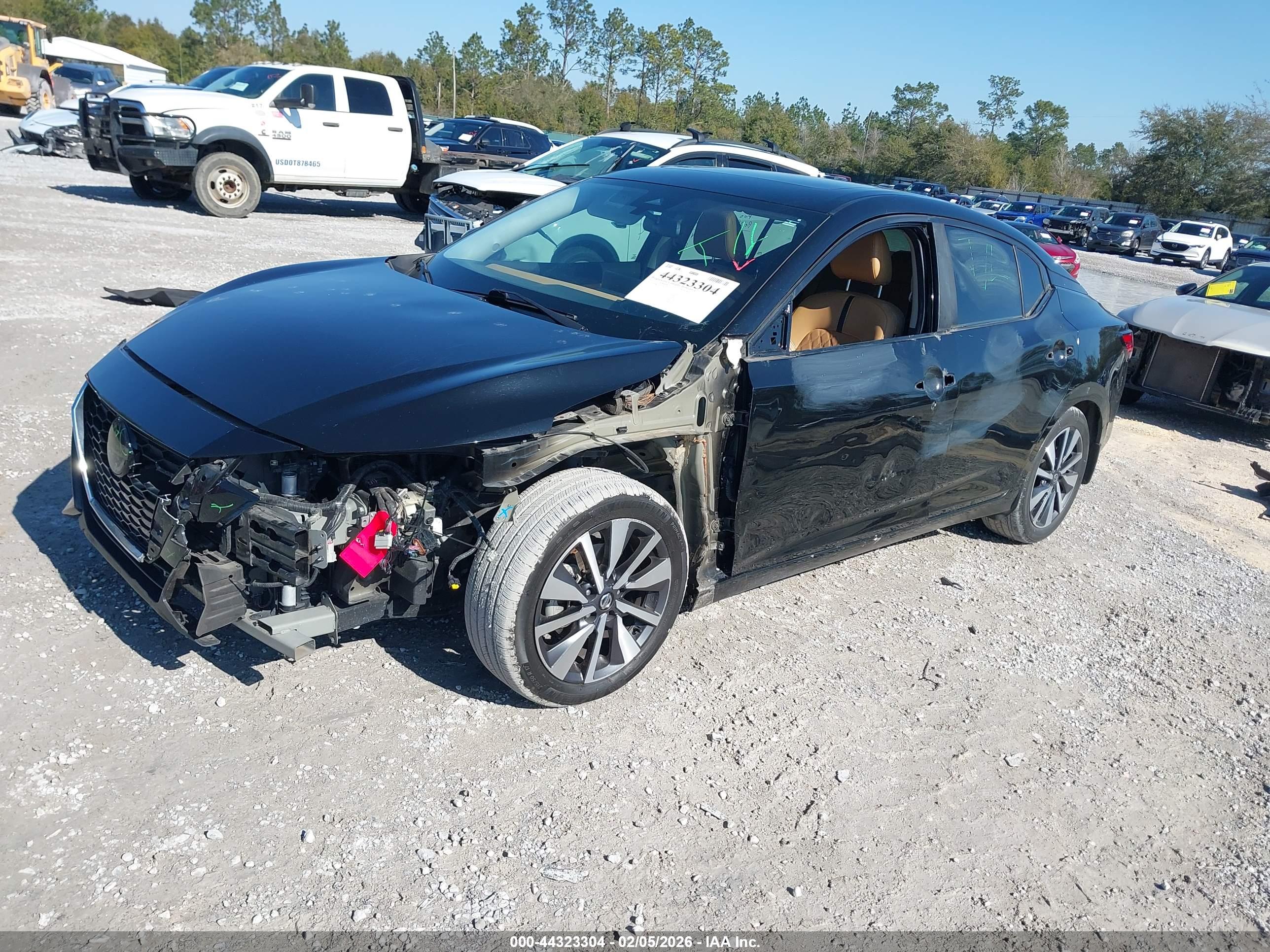 NISSAN SENTRA image 2