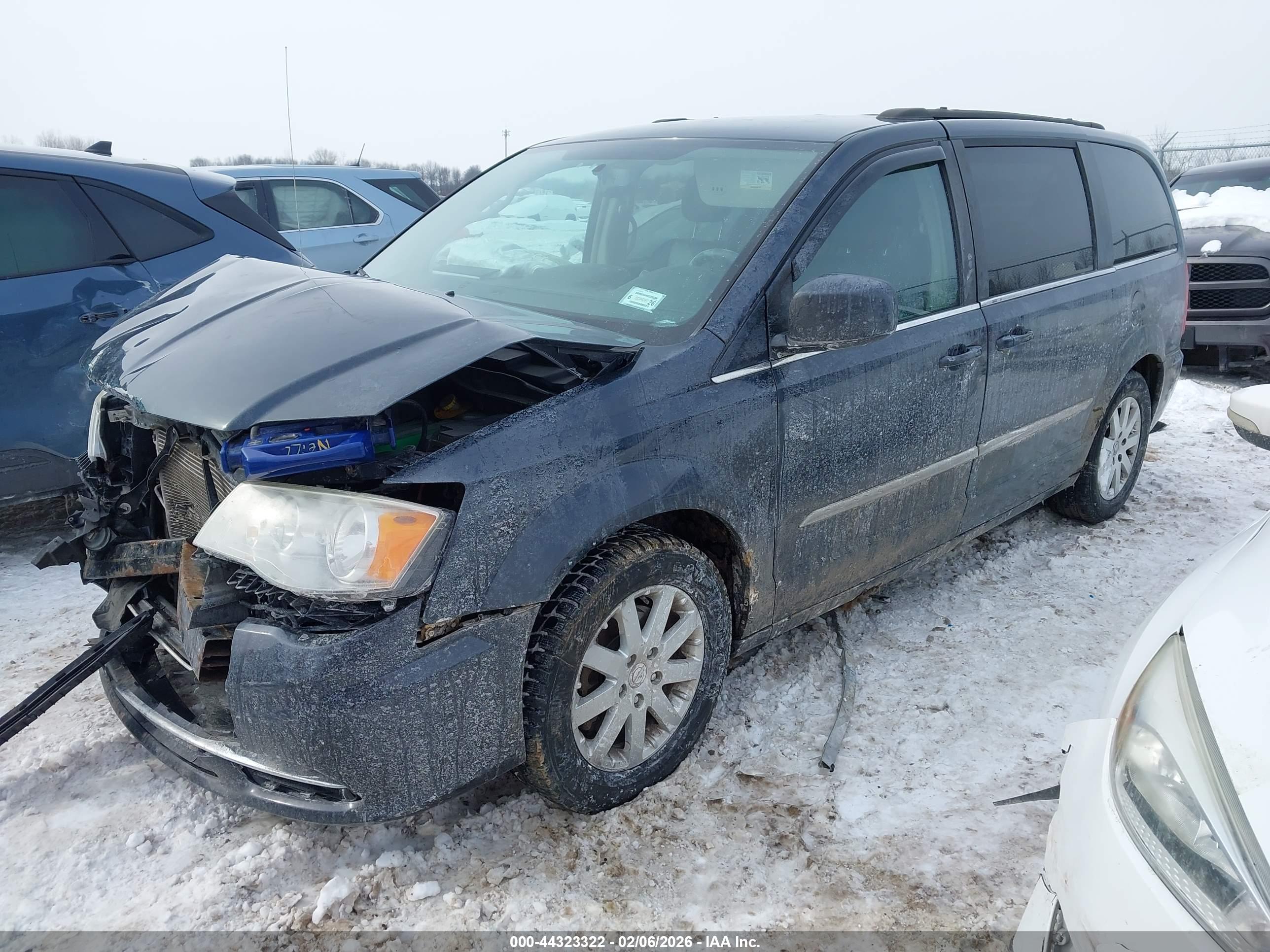 CHRYSLER TOWN image 2