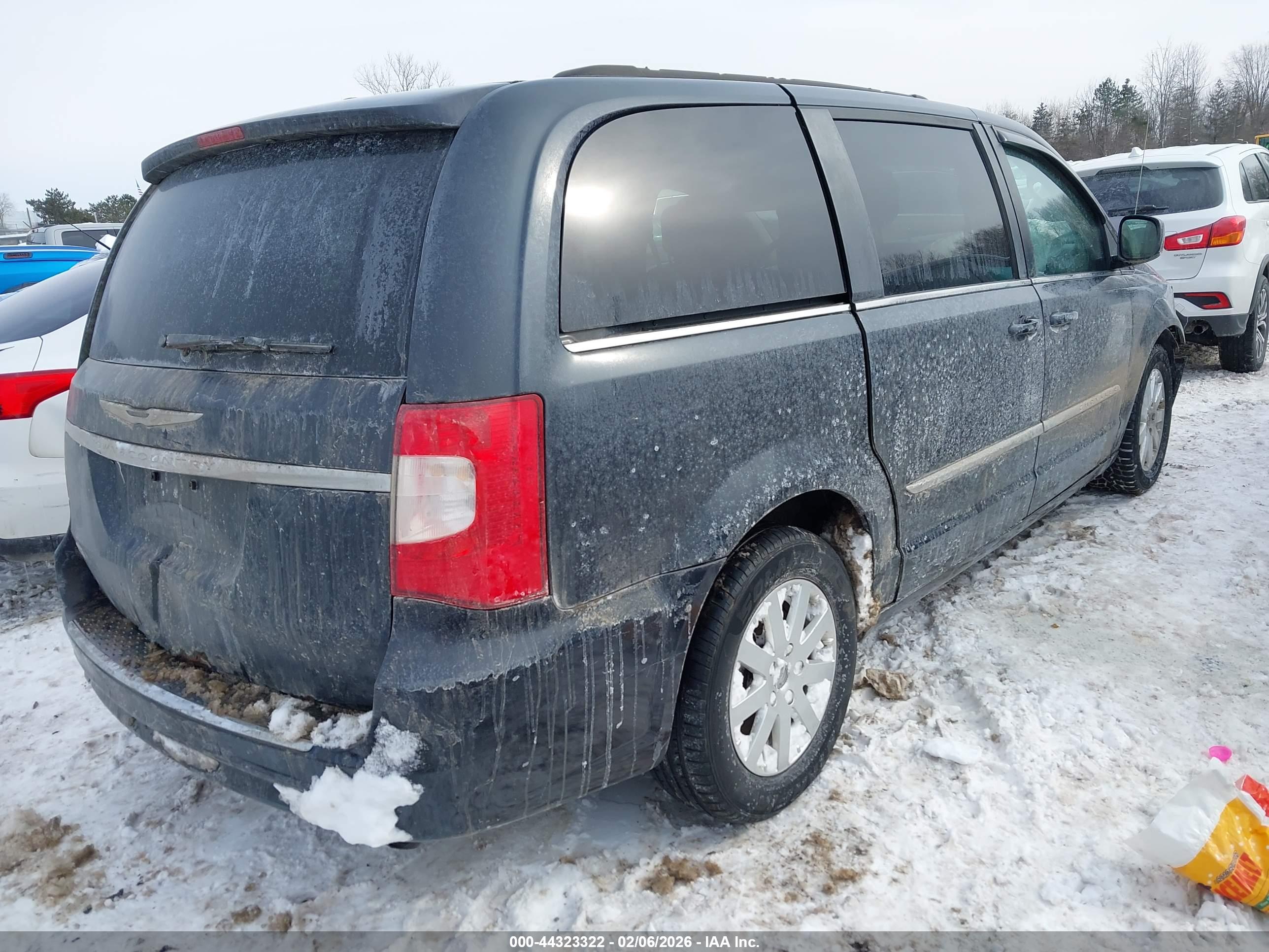 CHRYSLER TOWN image 4