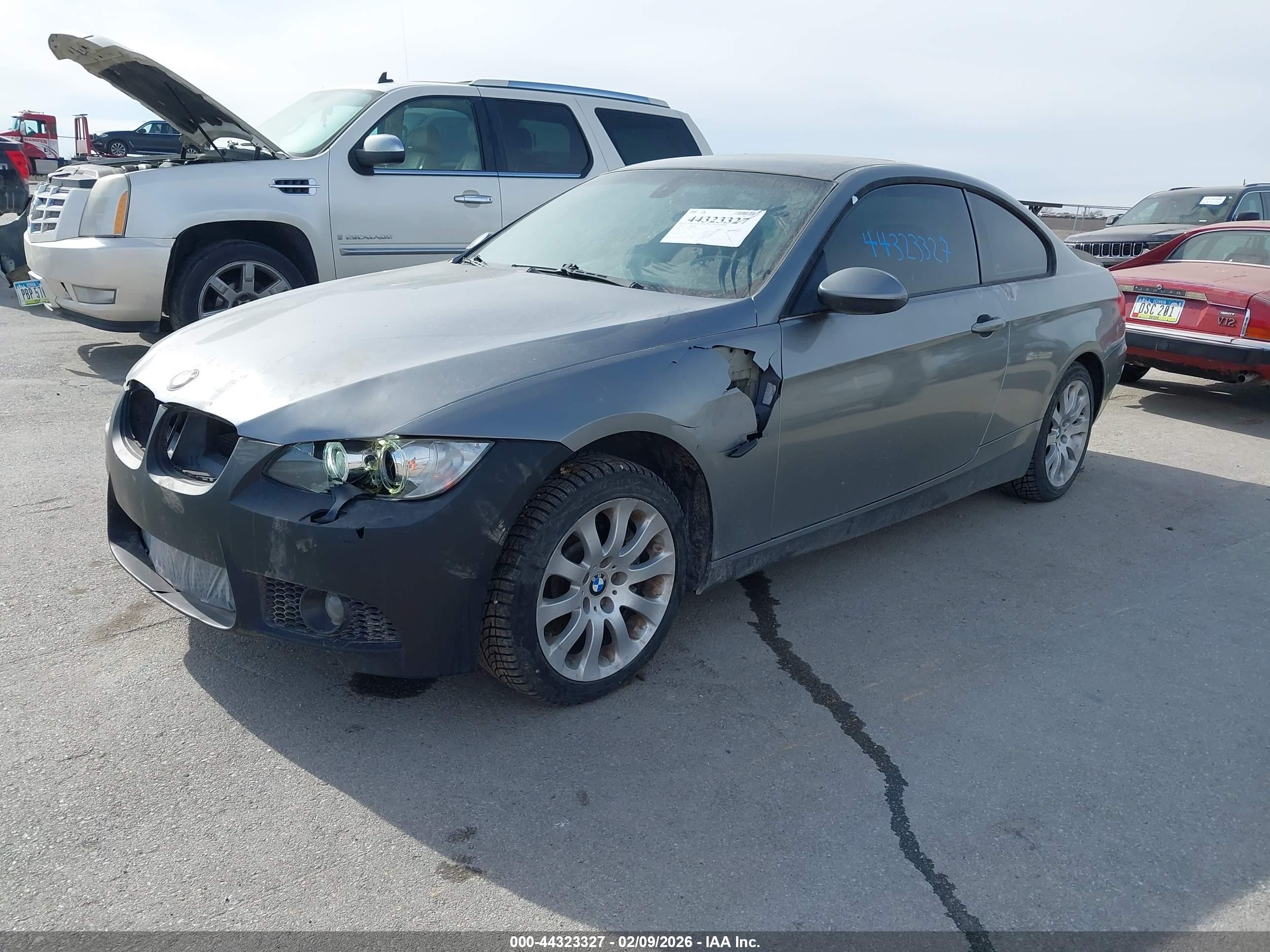 BMW 335XI image 2