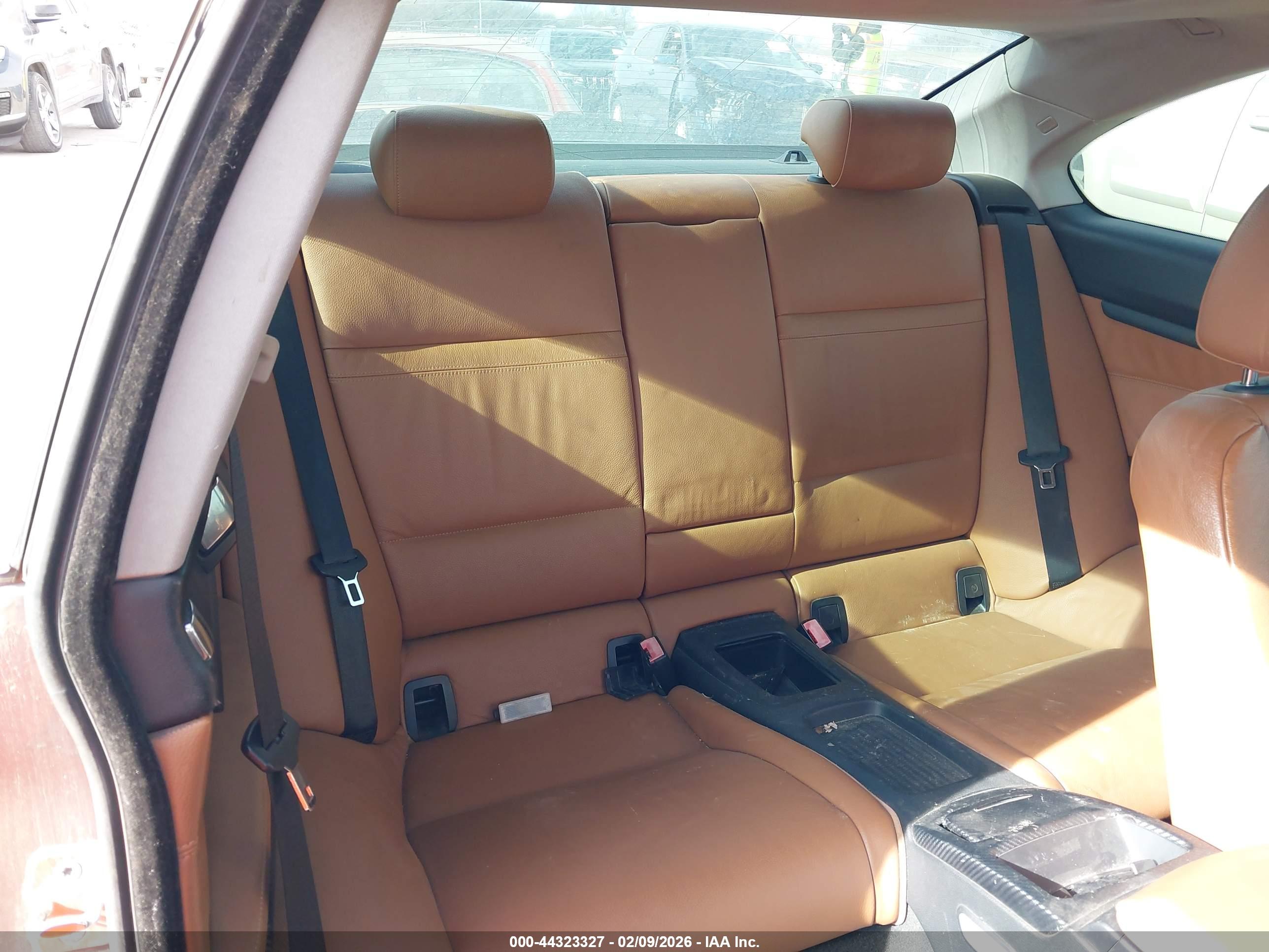 BMW 335XI image 8