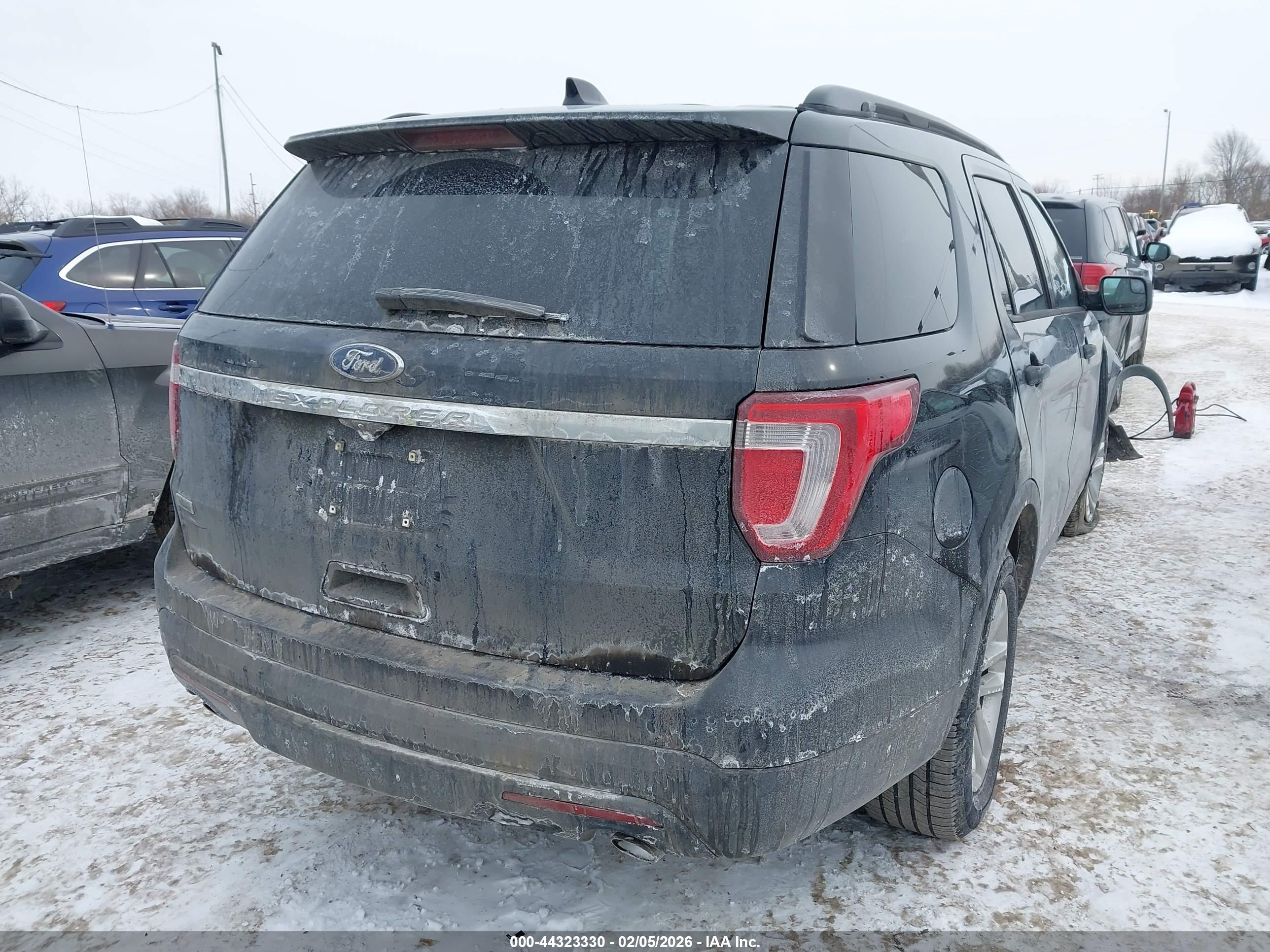 FORD EXPLORER image 4