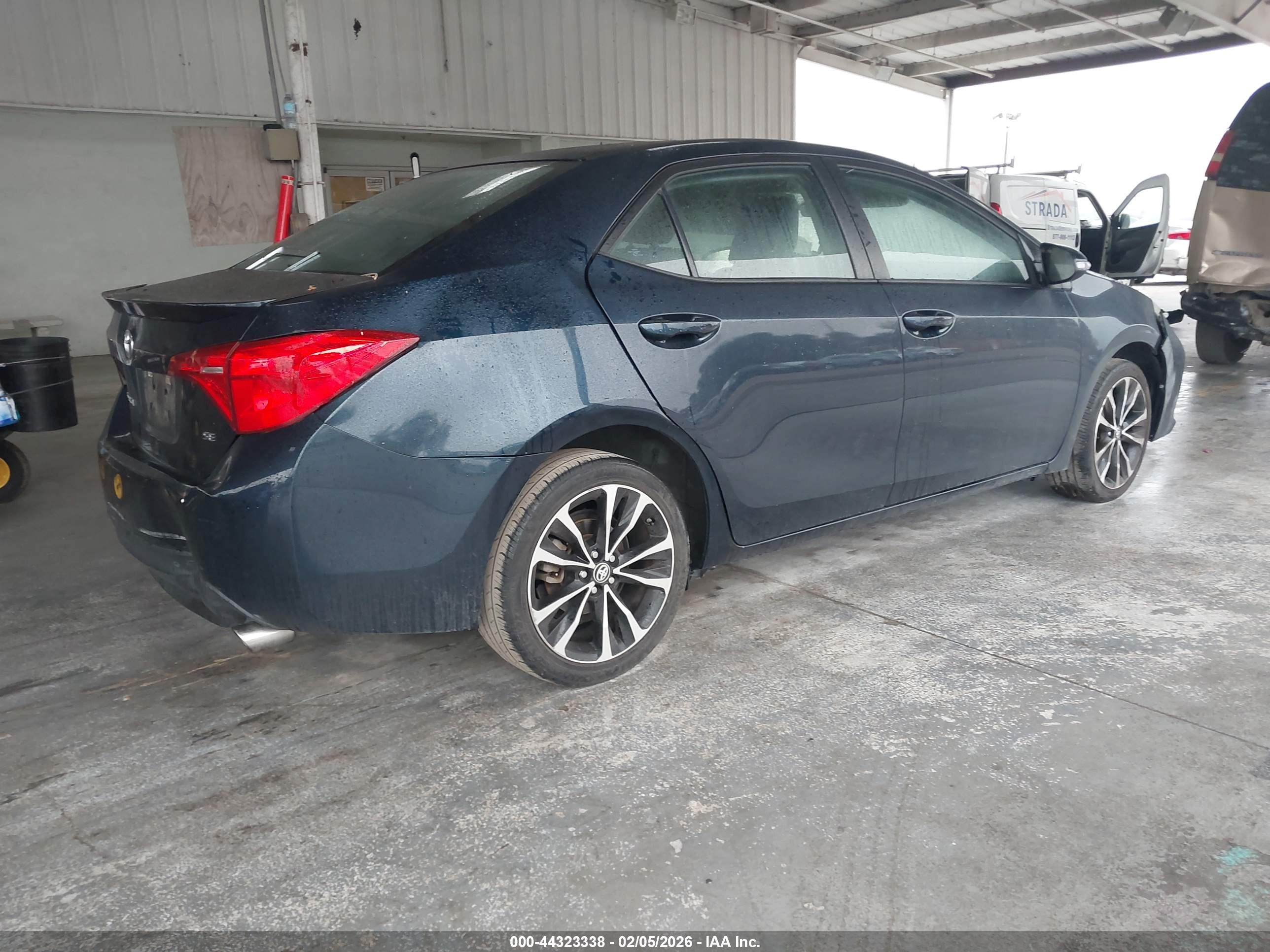TOYOTA COROLLA image 4