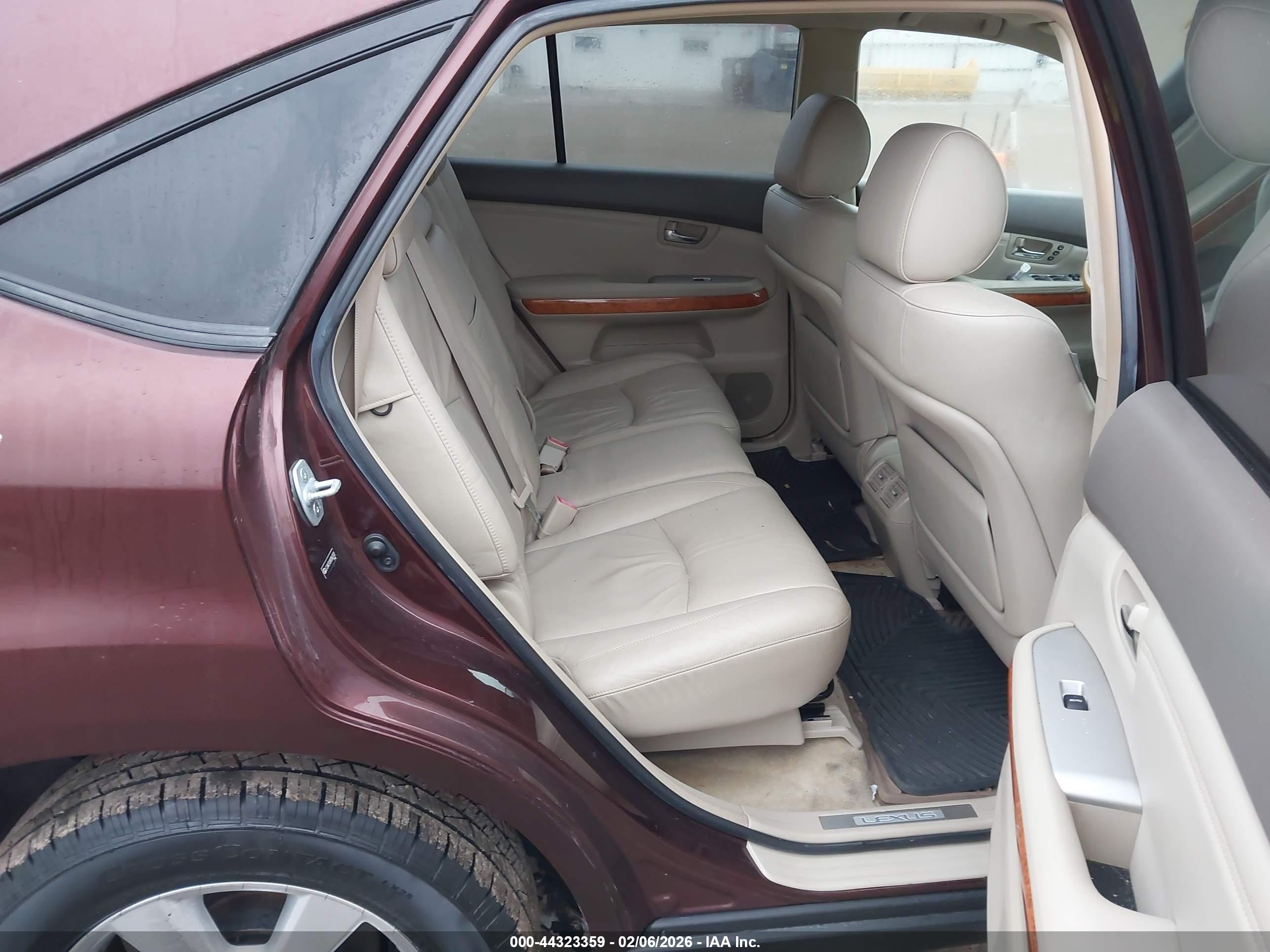 LEXUS RX image 8