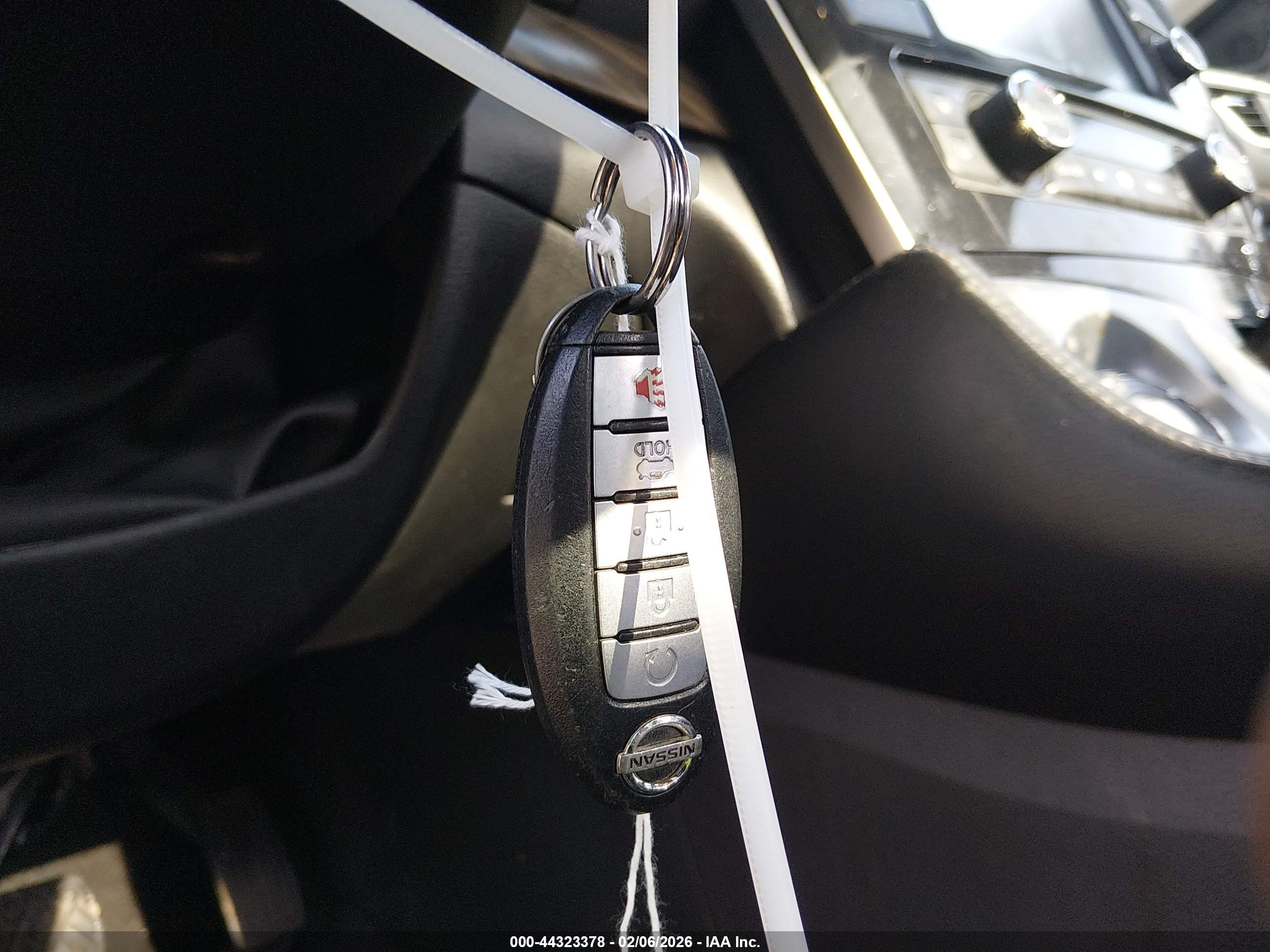 NISSAN MAXIMA image 11