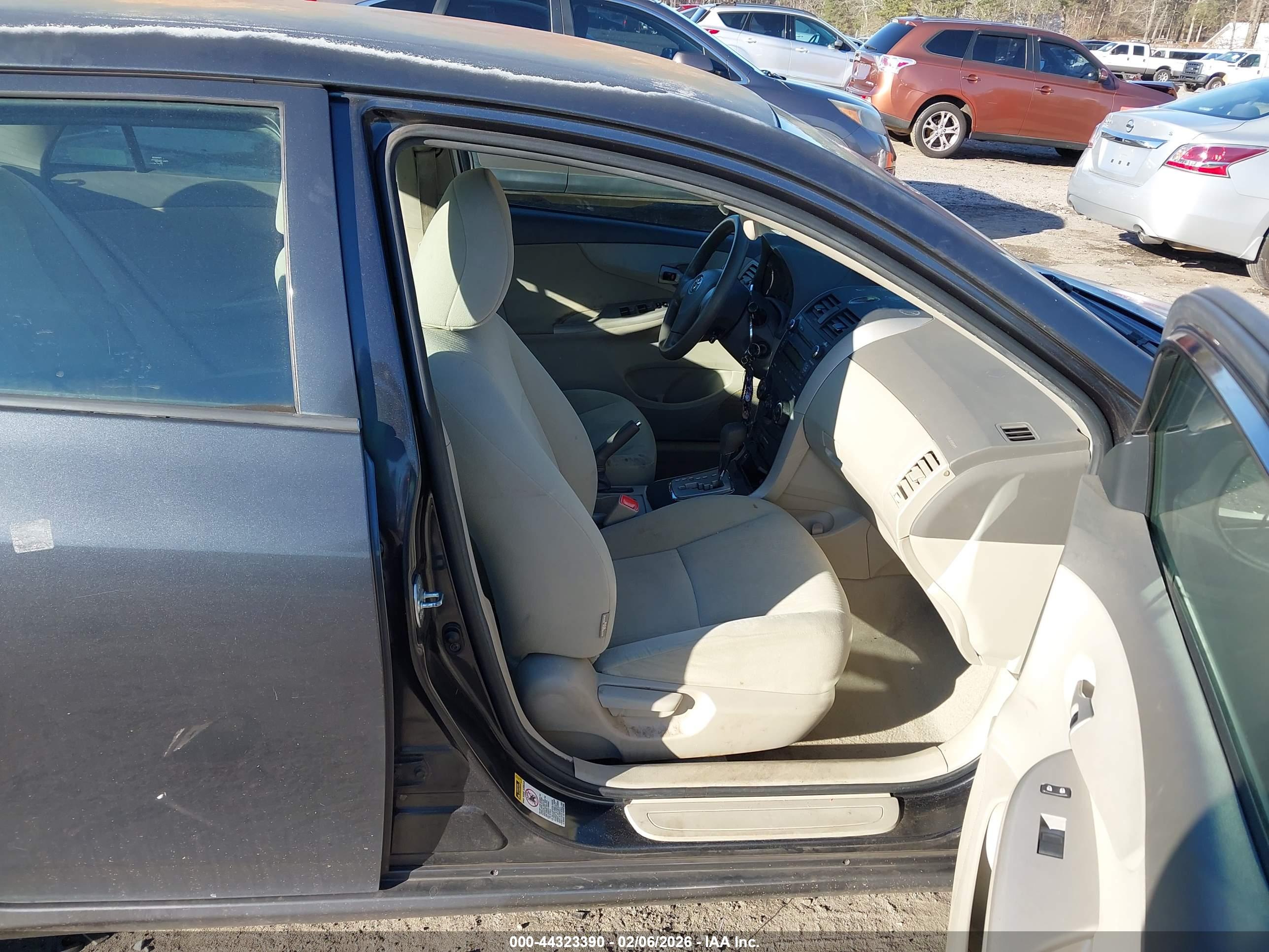 TOYOTA COROLLA image 5