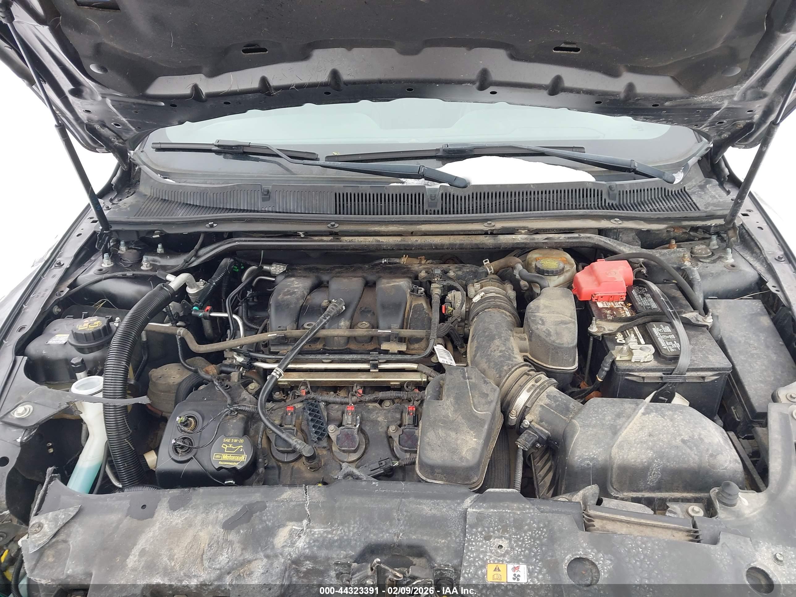 FORD TAURUS image 10