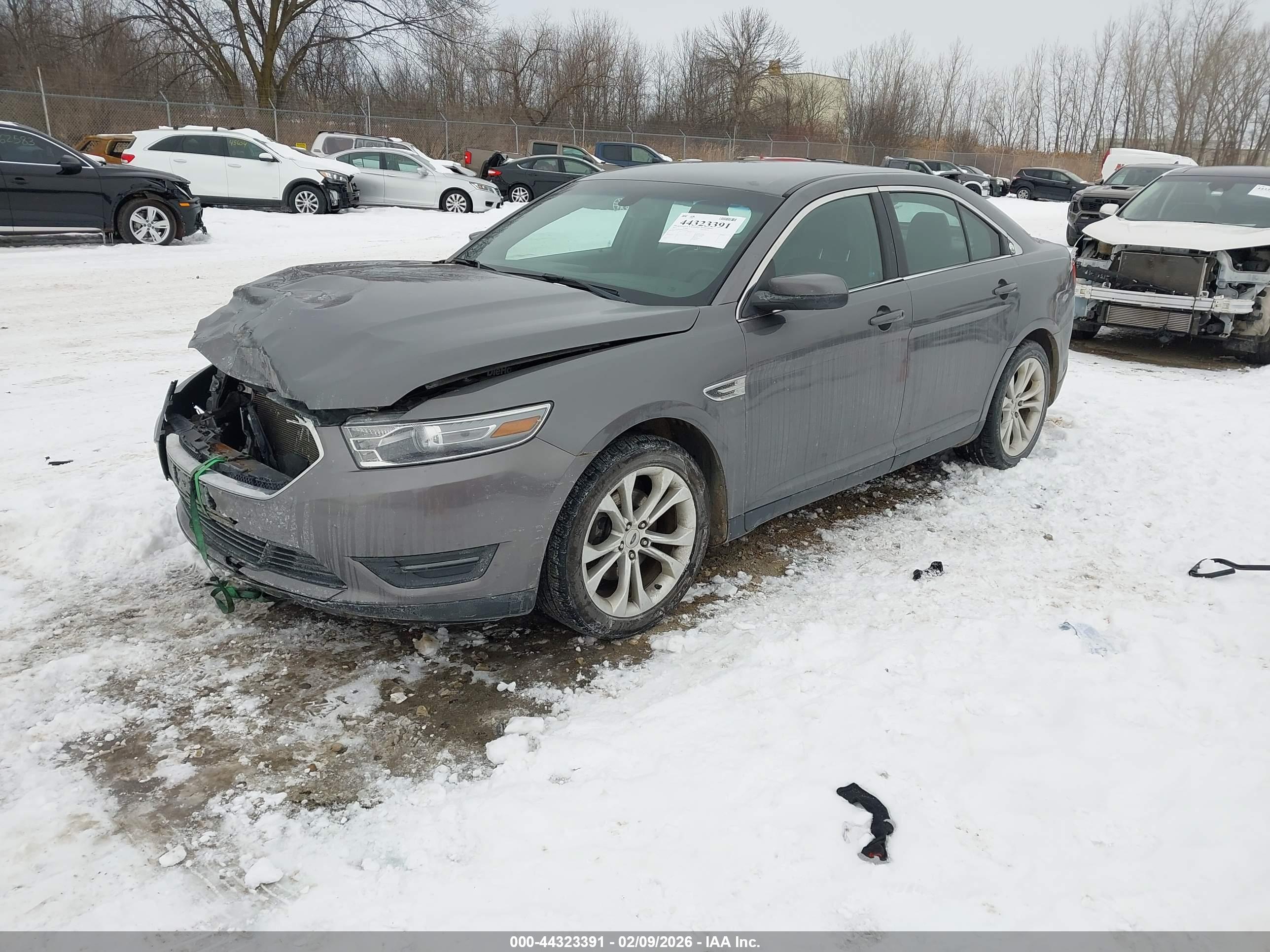 FORD TAURUS image 2