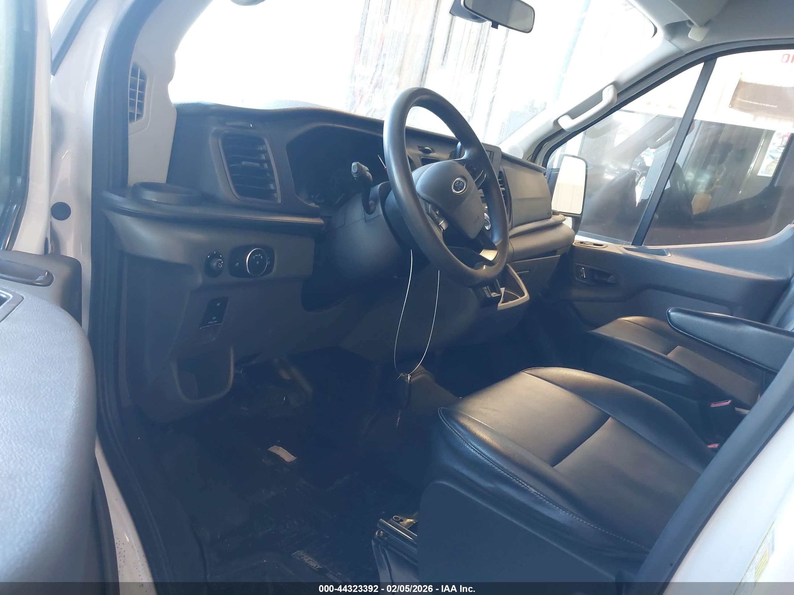 FORD TRANSIT-350 image 5