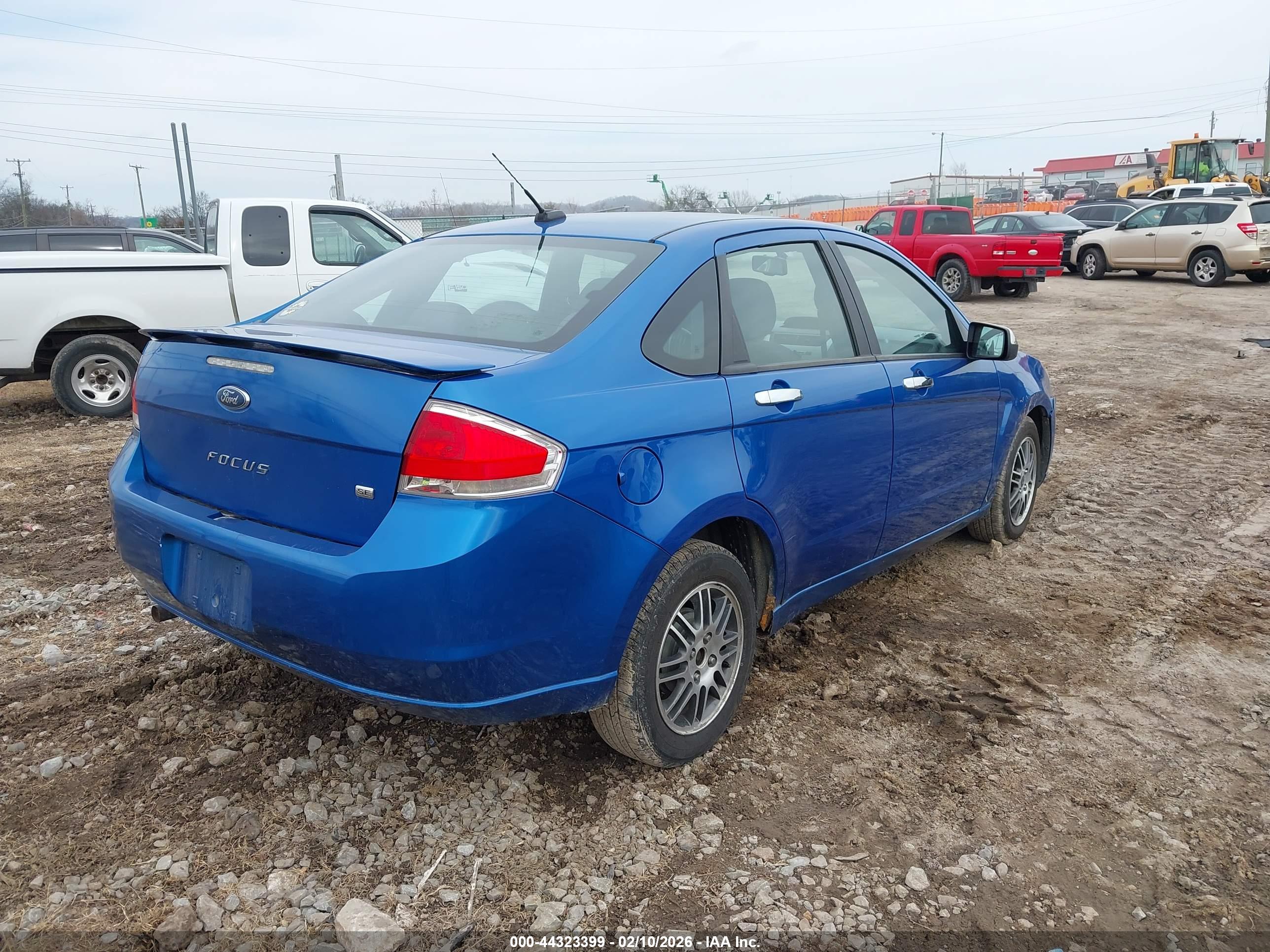 FORD FOCUS image 4