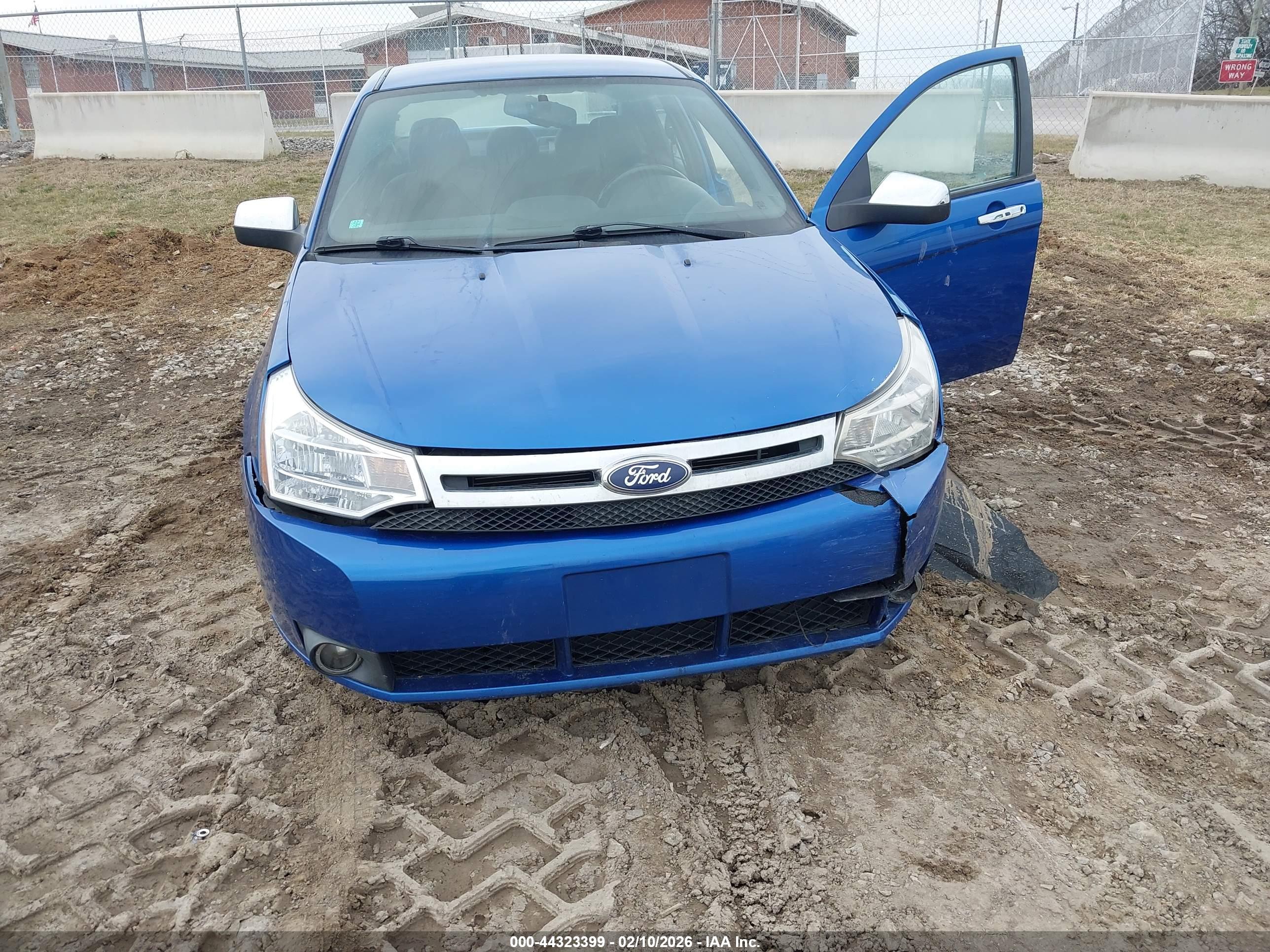 FORD FOCUS image 6
