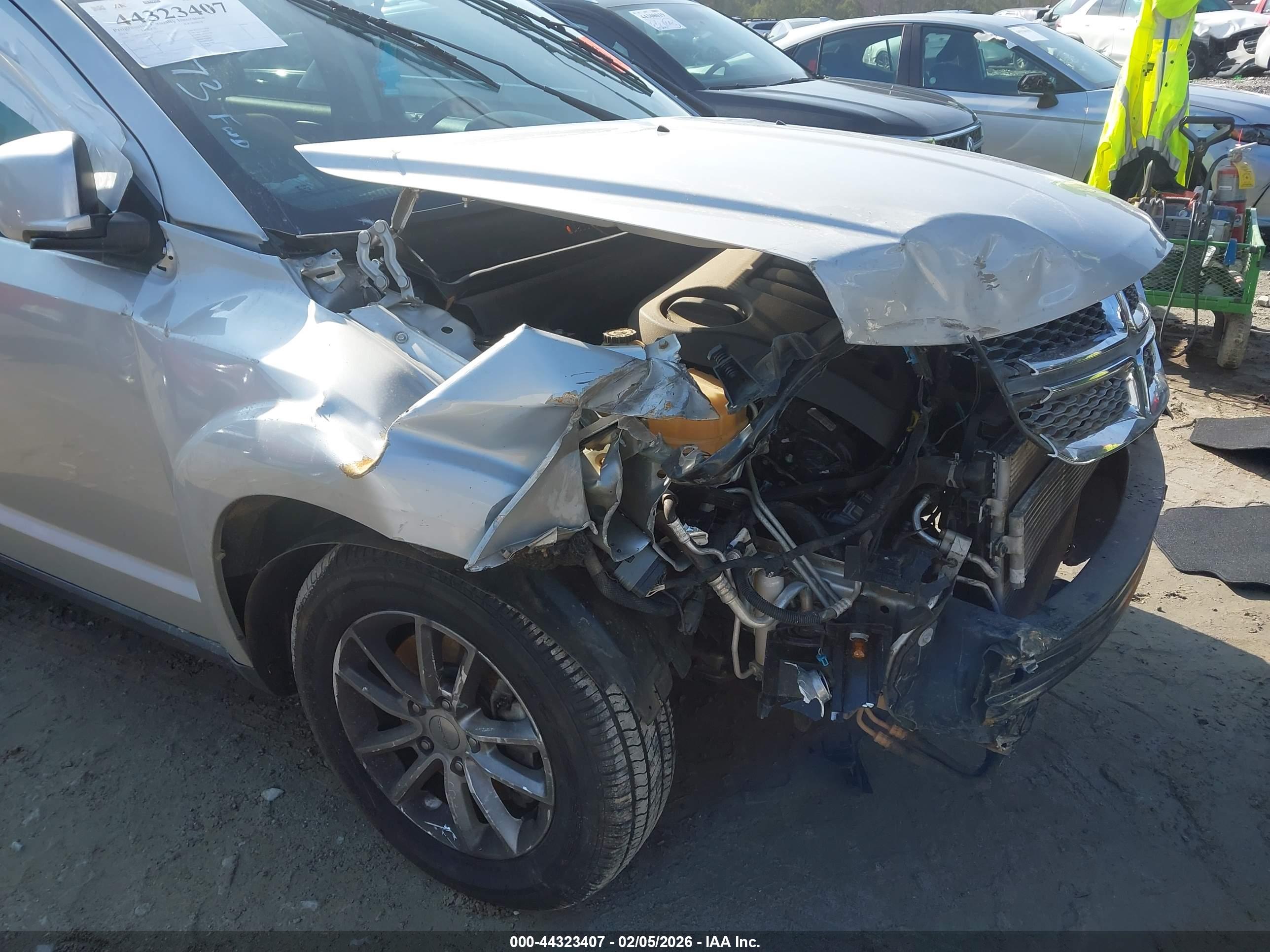 DODGE JOURNEY image 6