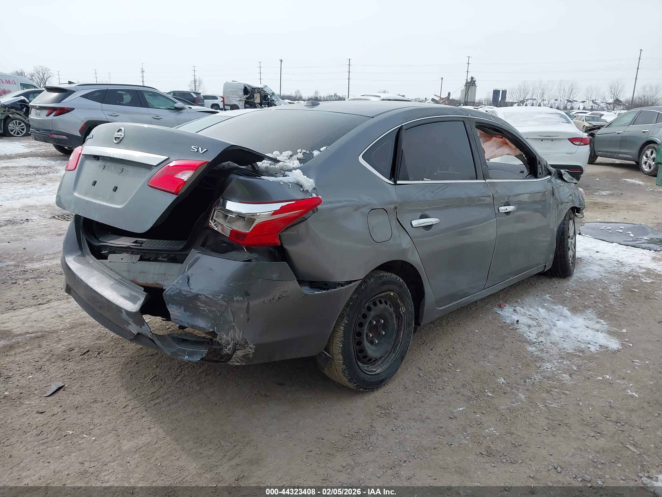 NISSAN SENTRA image 4