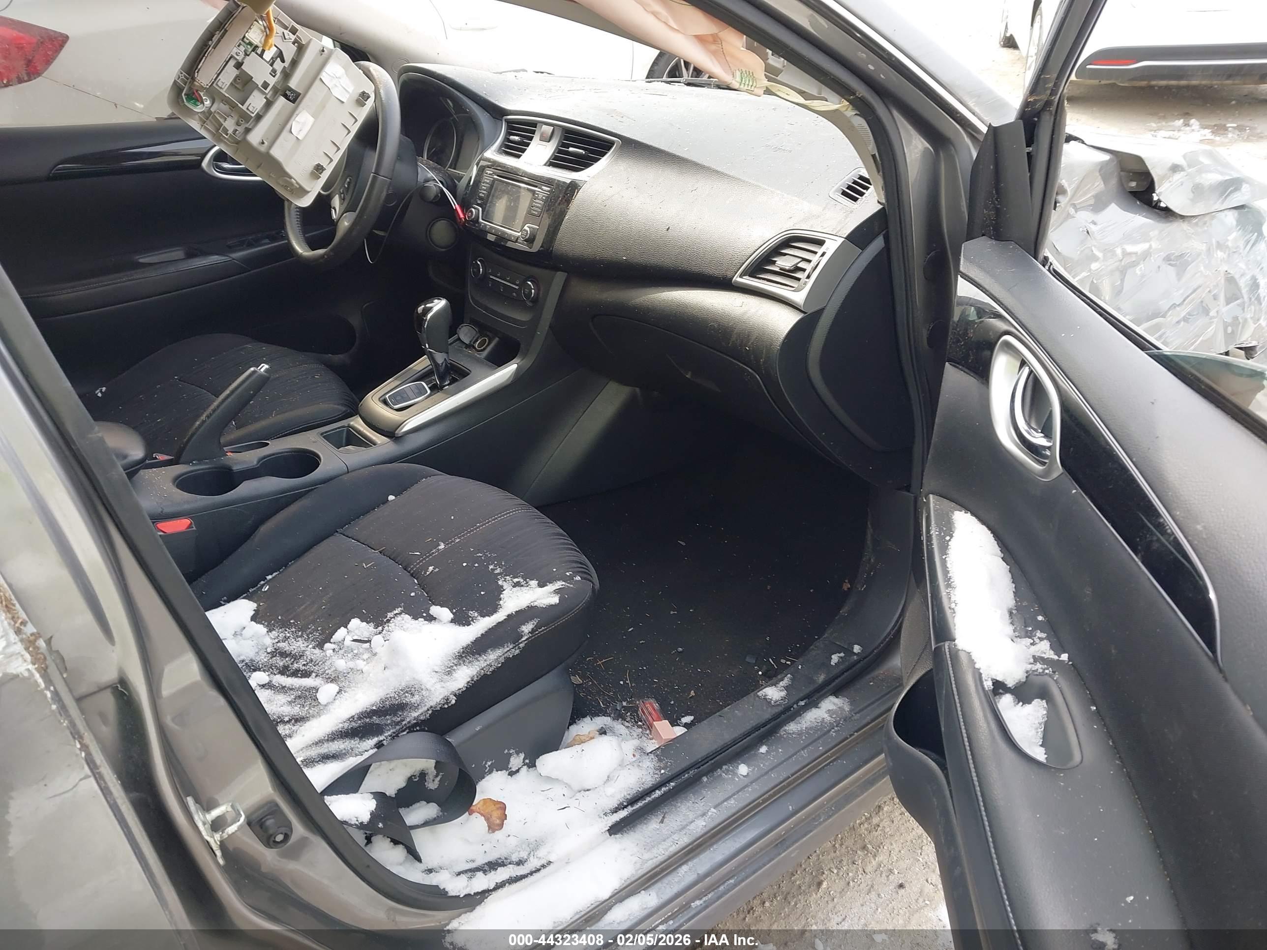 NISSAN SENTRA image 5