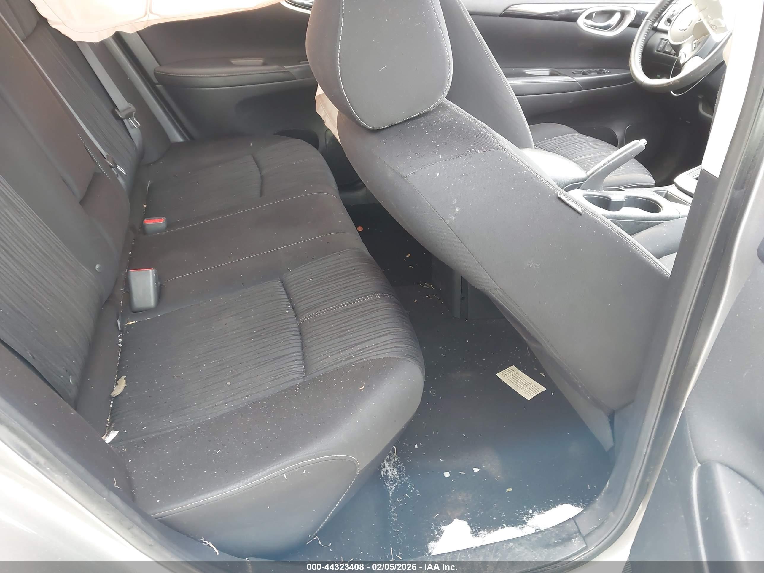 NISSAN SENTRA image 8