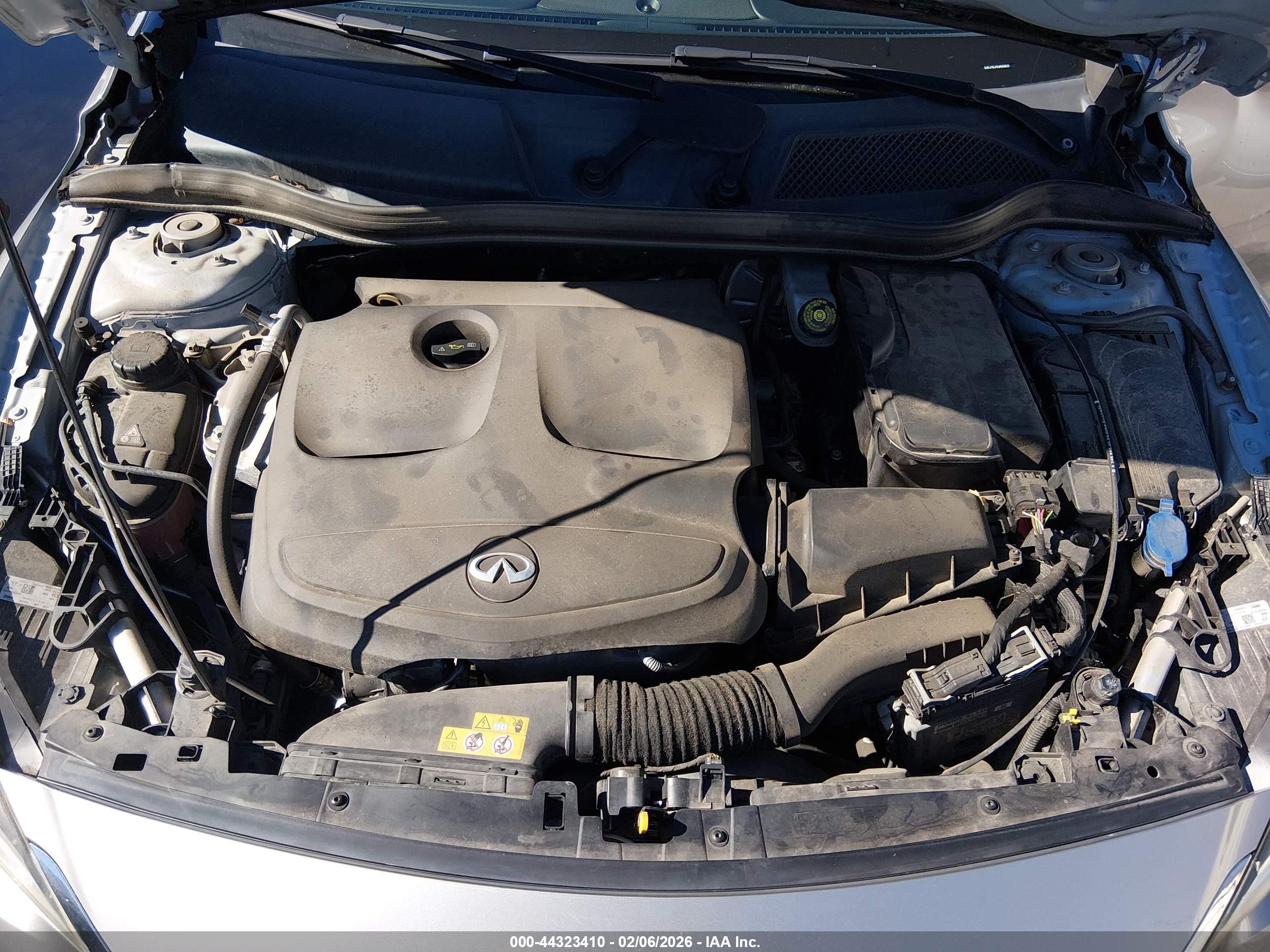 INFINITI QX30 image 10