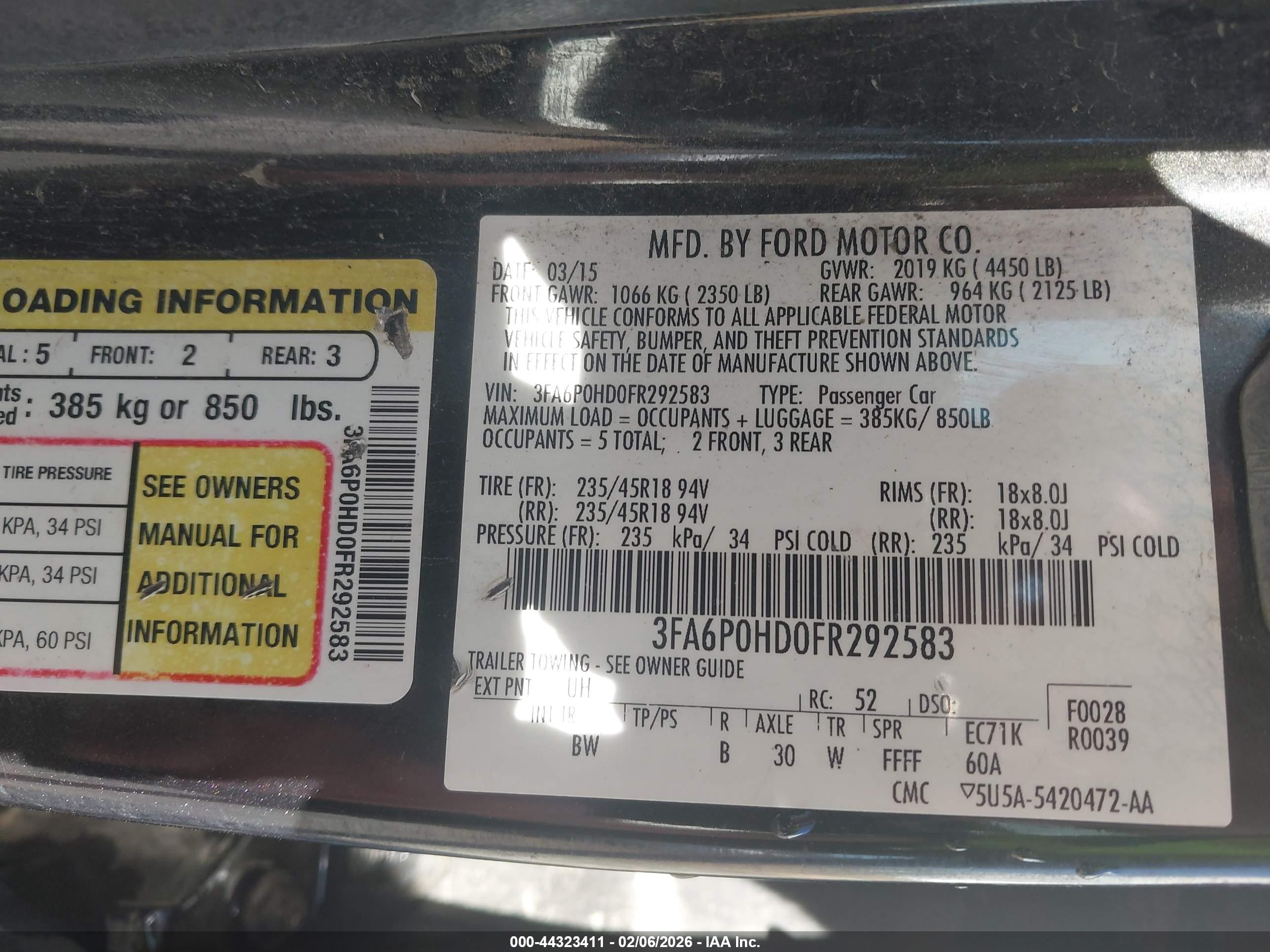 FORD FUSION image 9