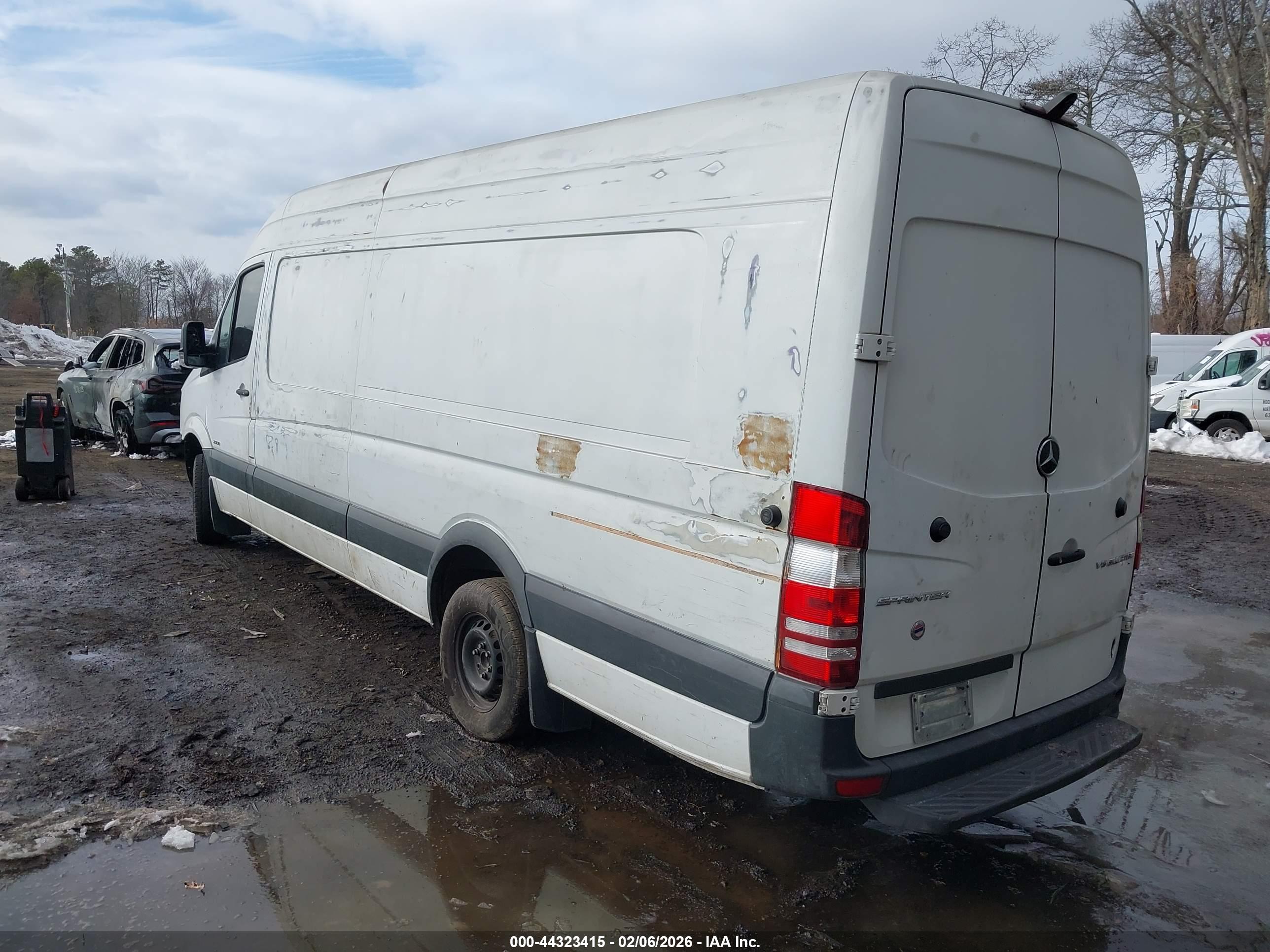 MERCEDES-BENZ SPRINTER image 3
