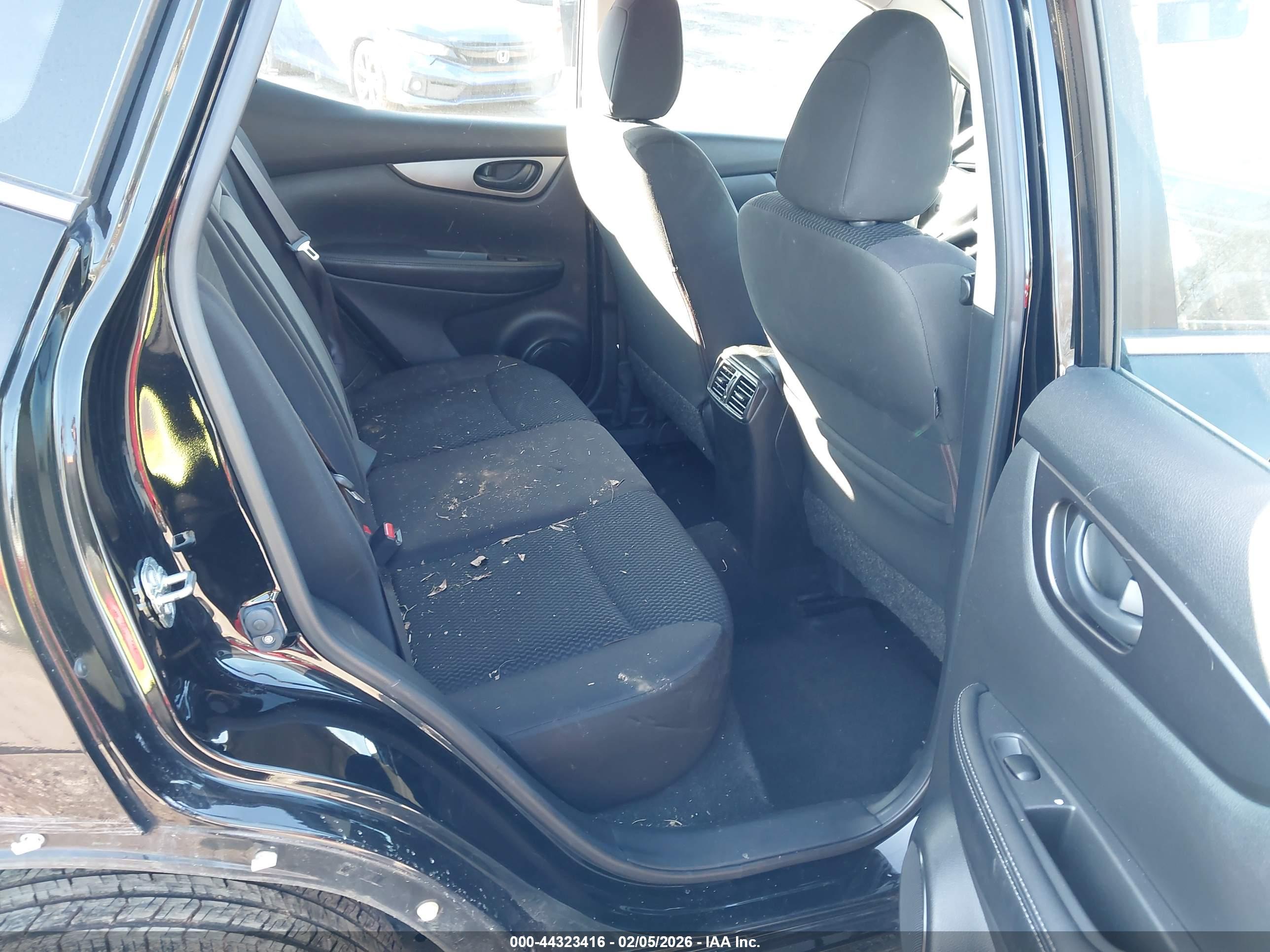 NISSAN ROGUE image 8