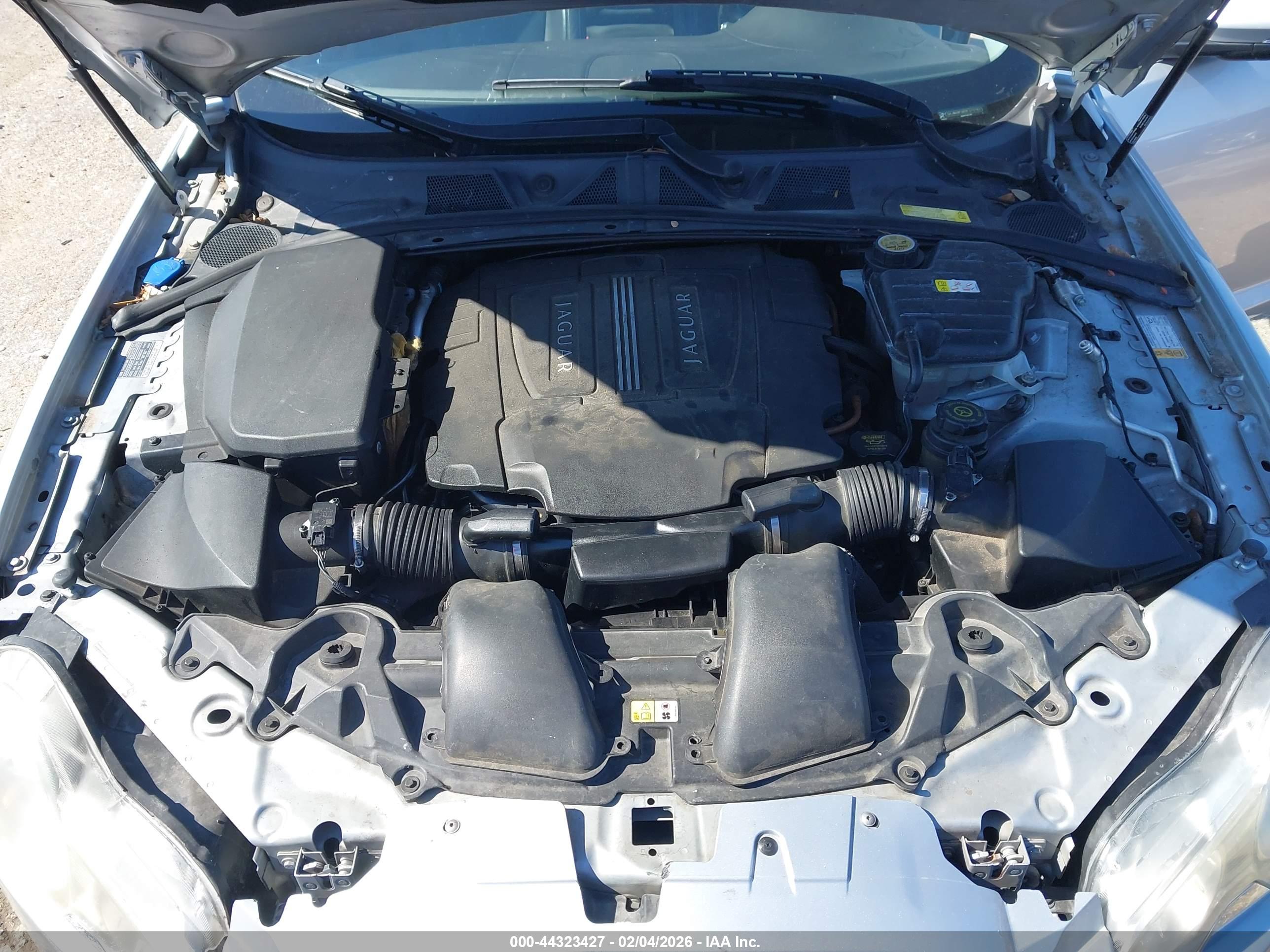 JAGUAR XF image 10