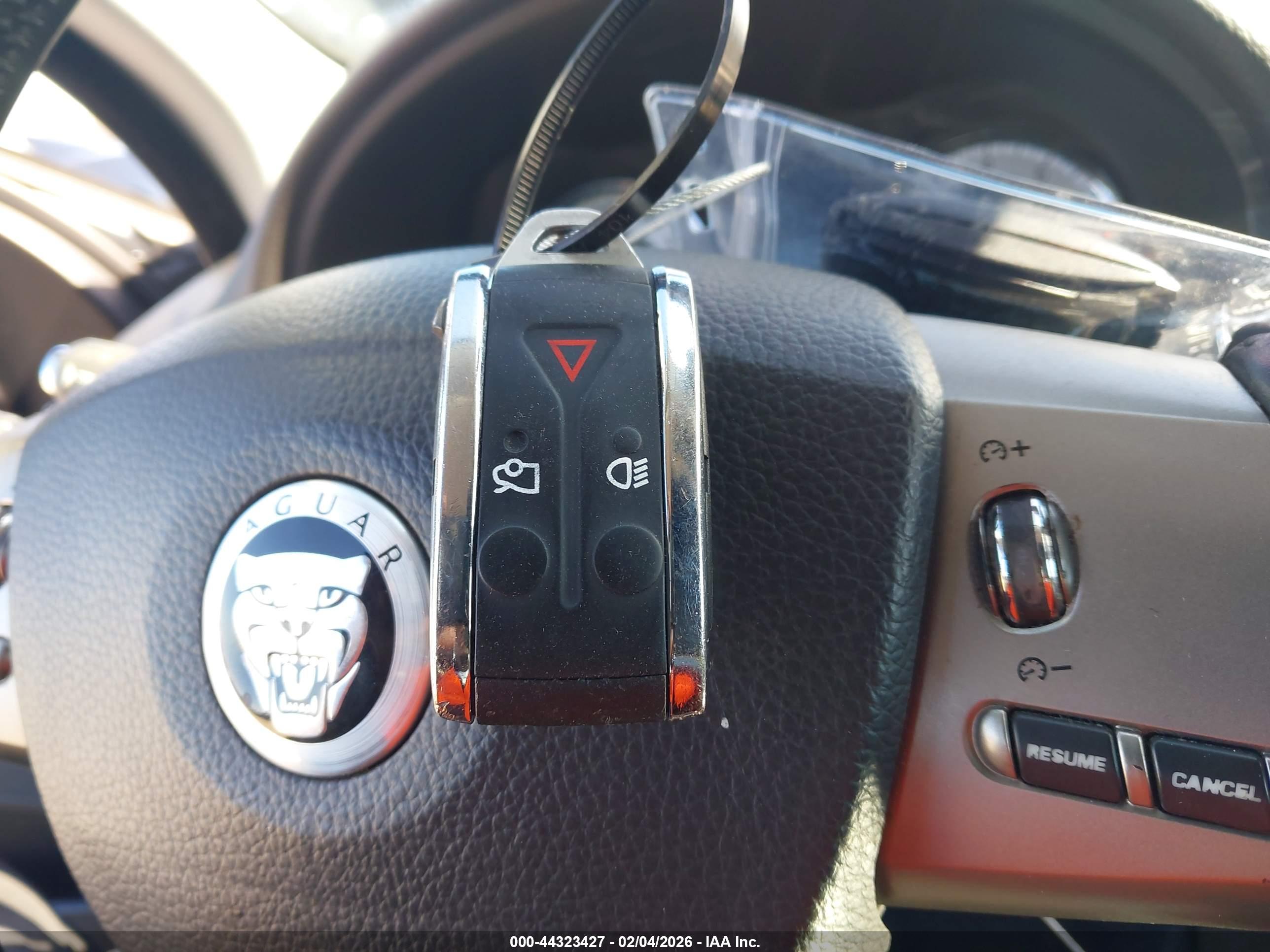JAGUAR XF image 11