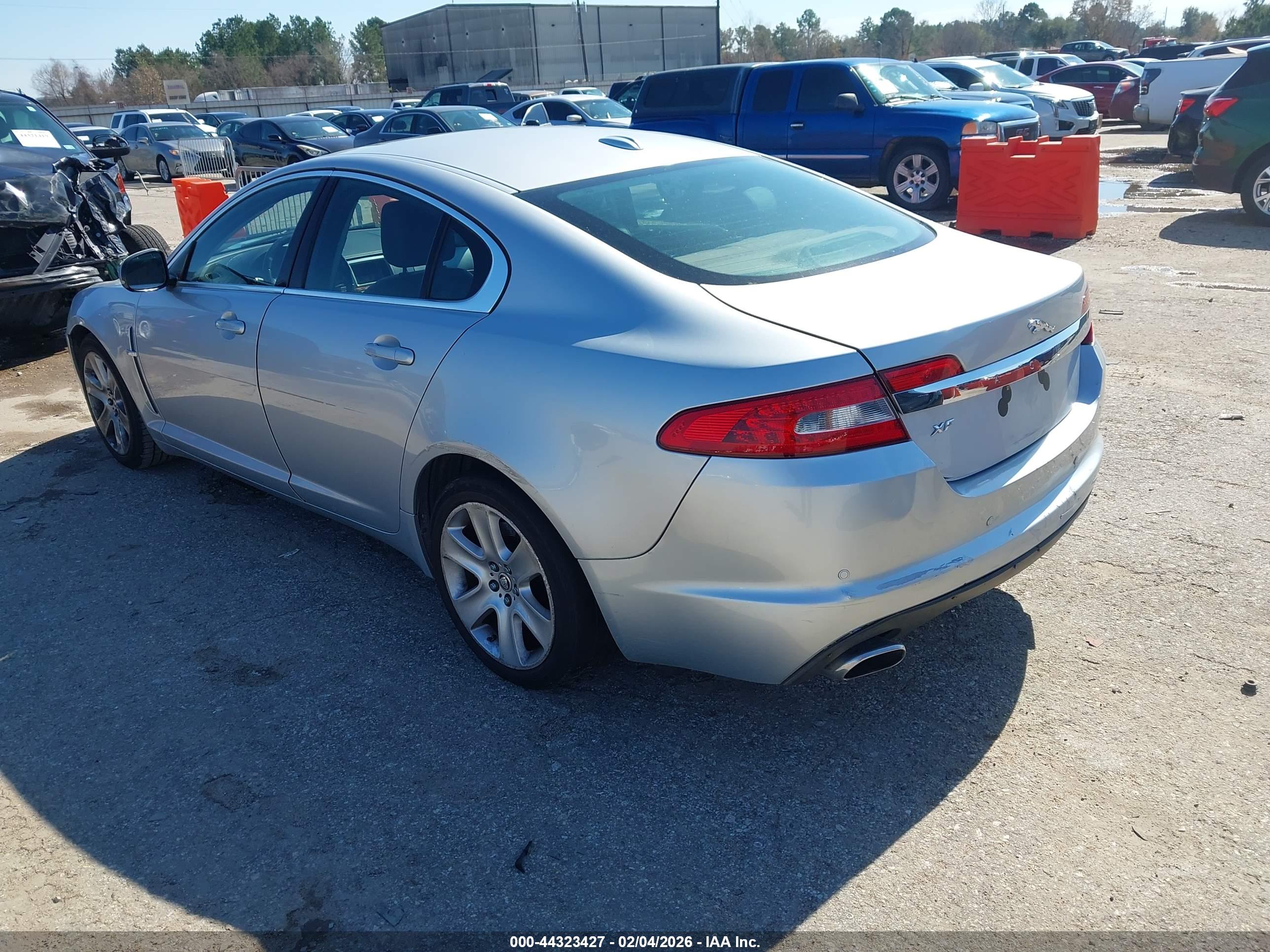 JAGUAR XF image 3