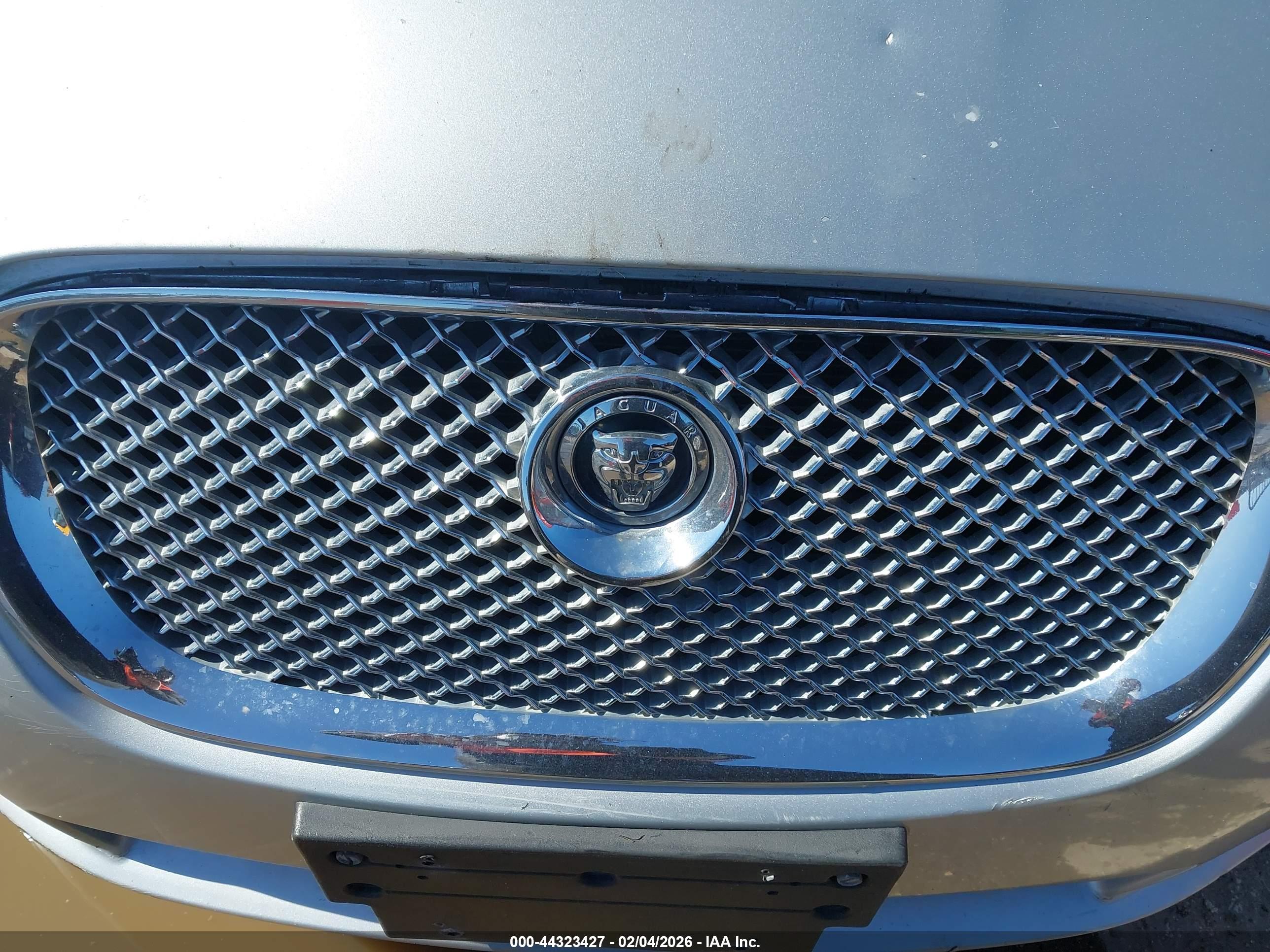 JAGUAR XF image 6