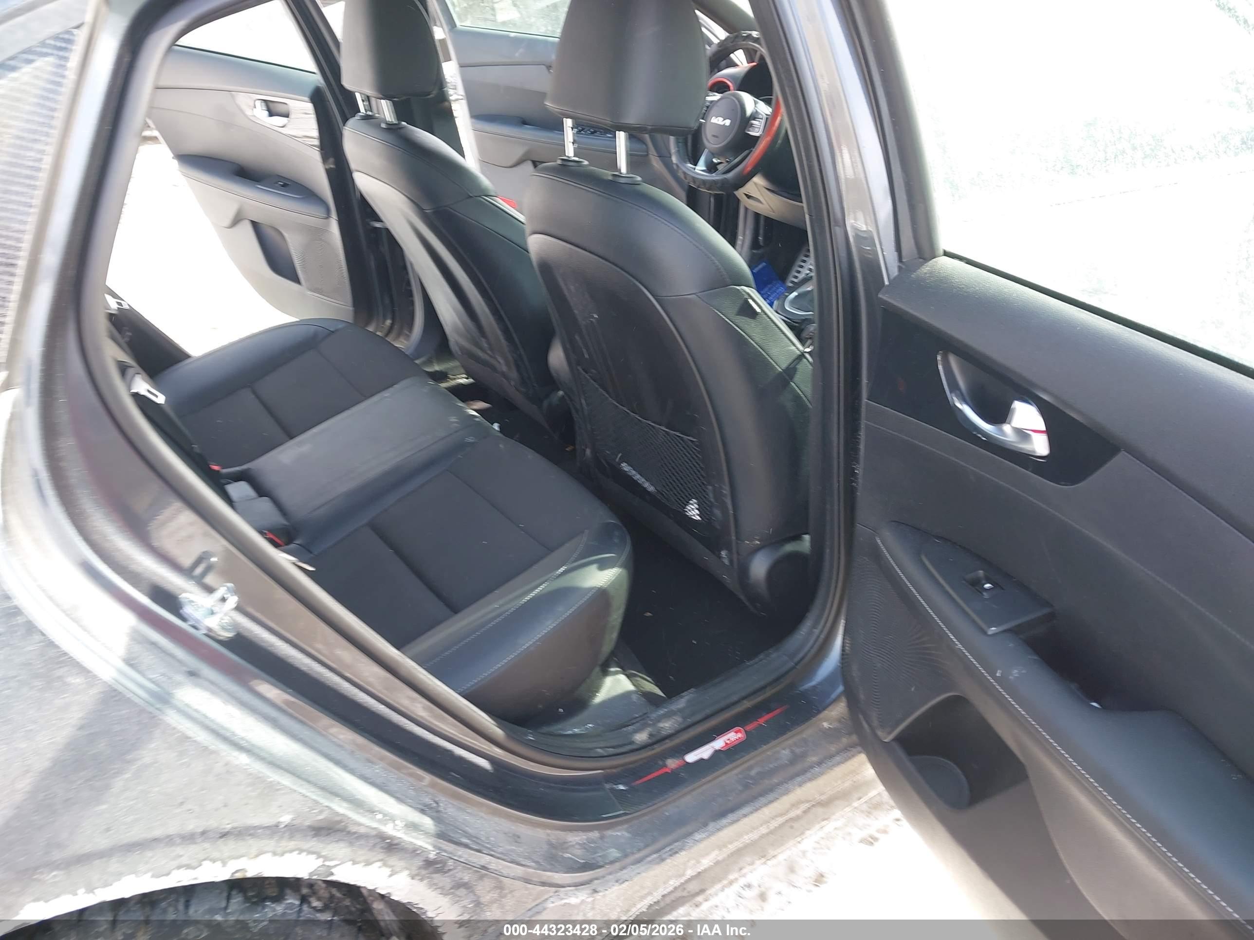 KIA FORTE image 8