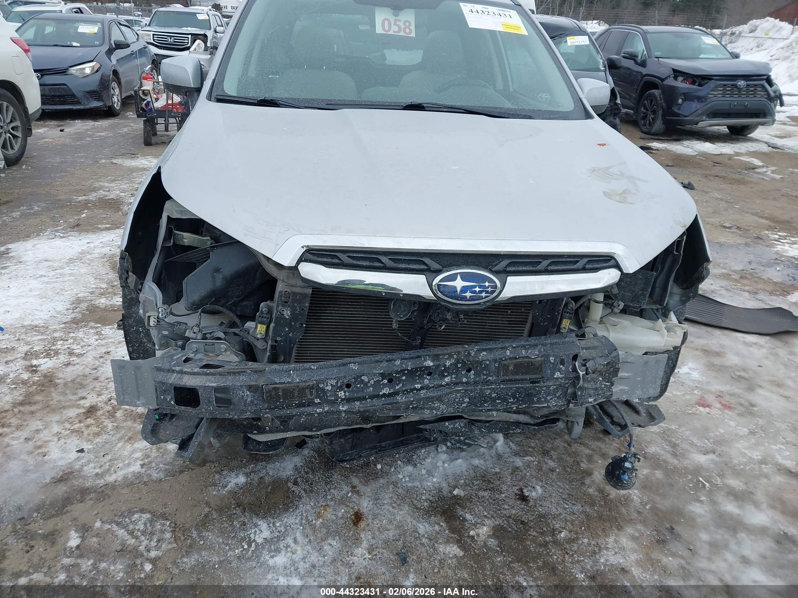SUBARU FORESTER image 6
