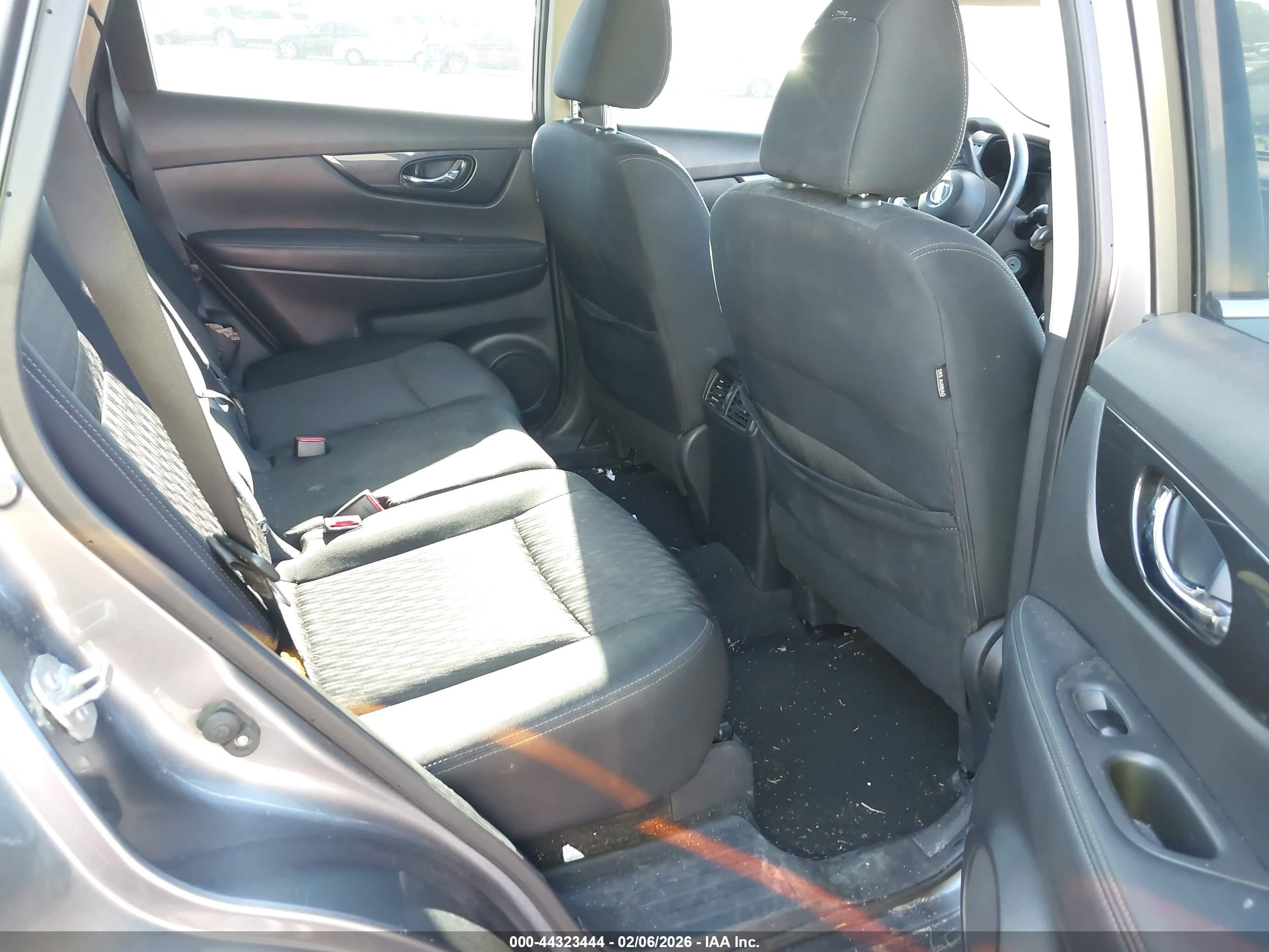 NISSAN ROGUE image 8