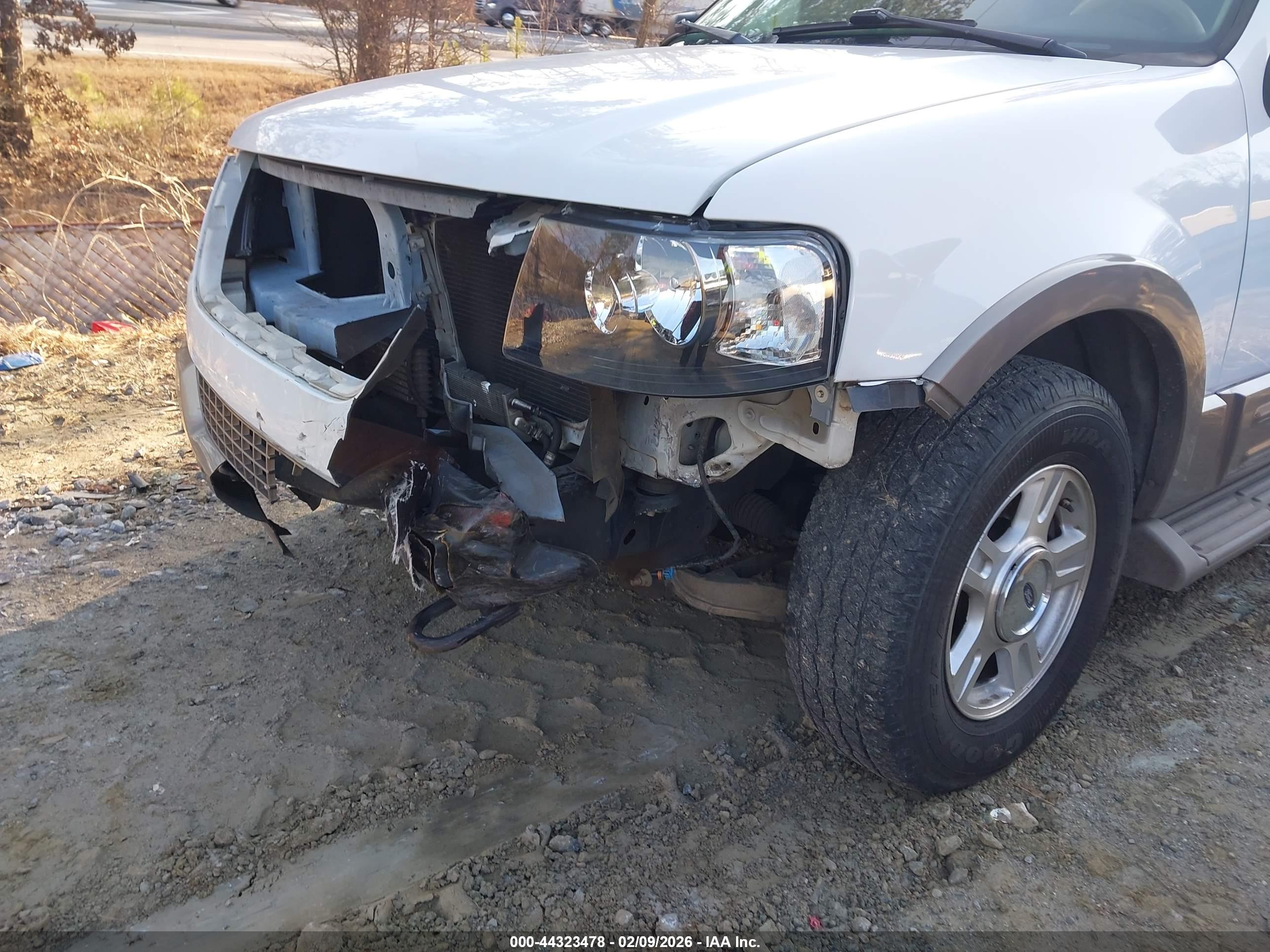 FORD EXPEDITION image 6