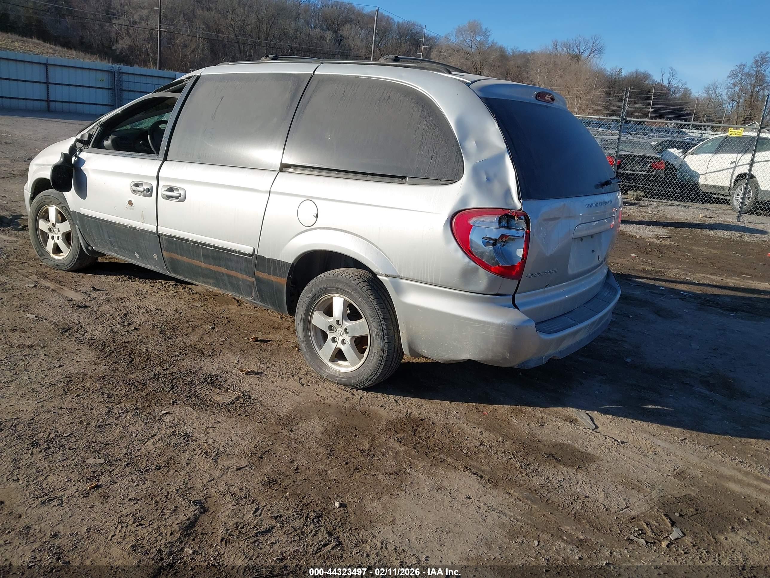DODGE GRAND image 3