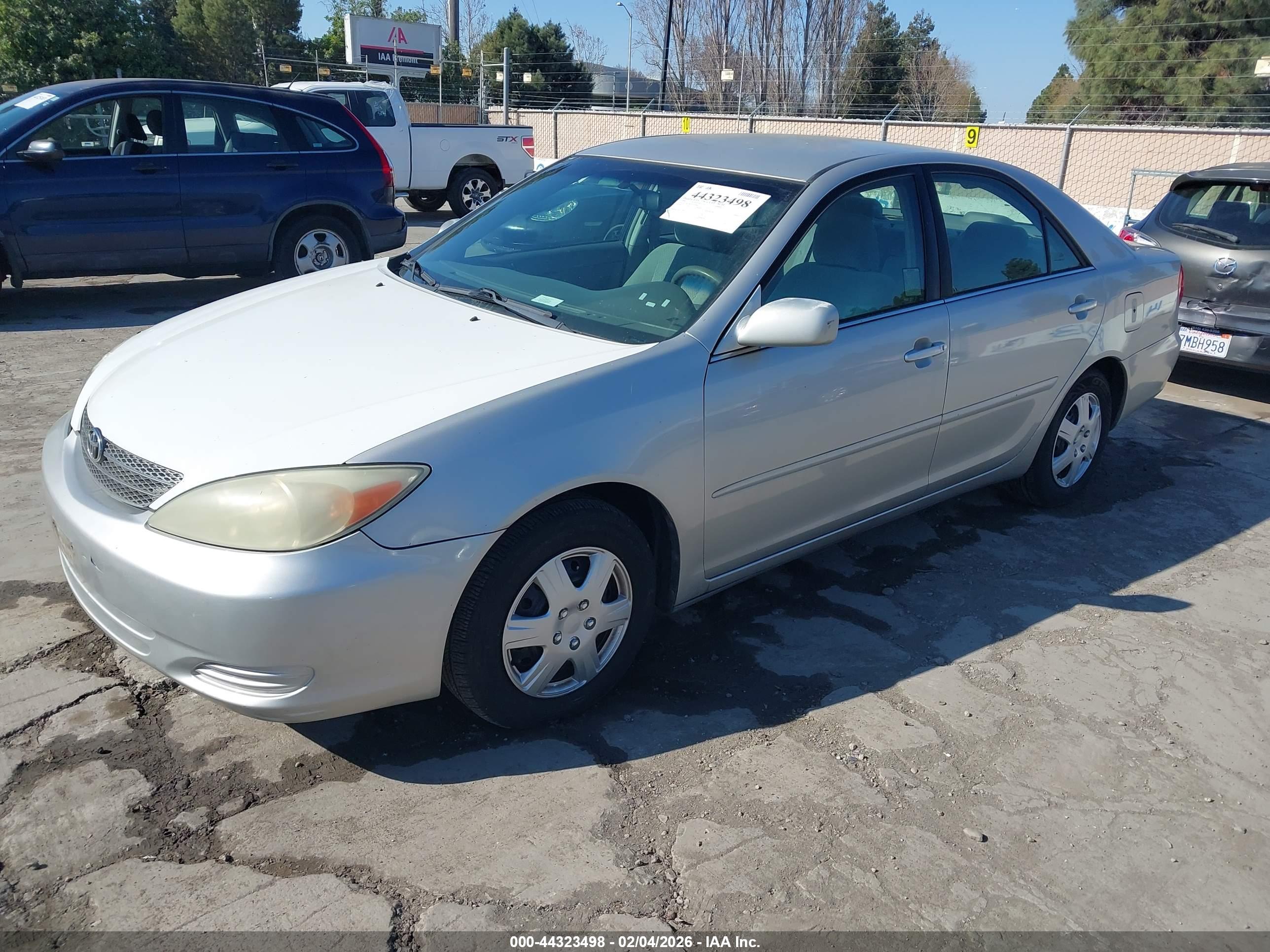 TOYOTA CAMRY image 2