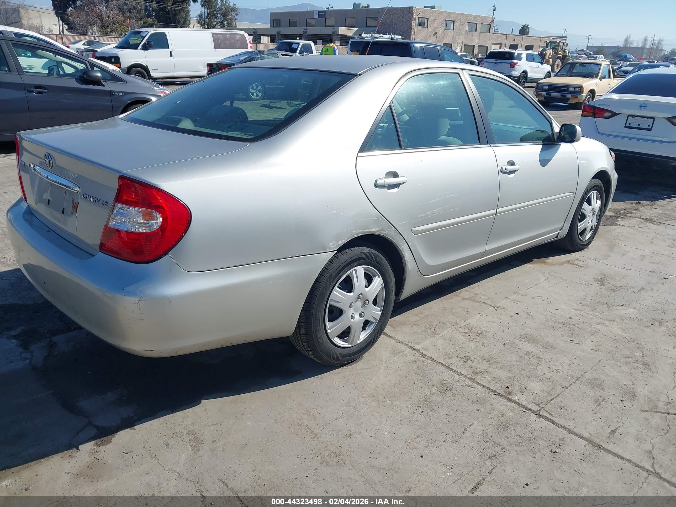 TOYOTA CAMRY image 4
