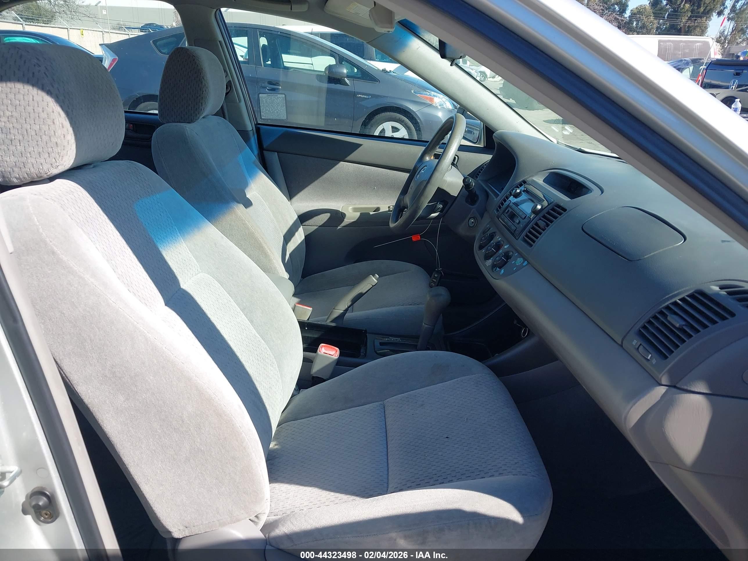 TOYOTA CAMRY image 5