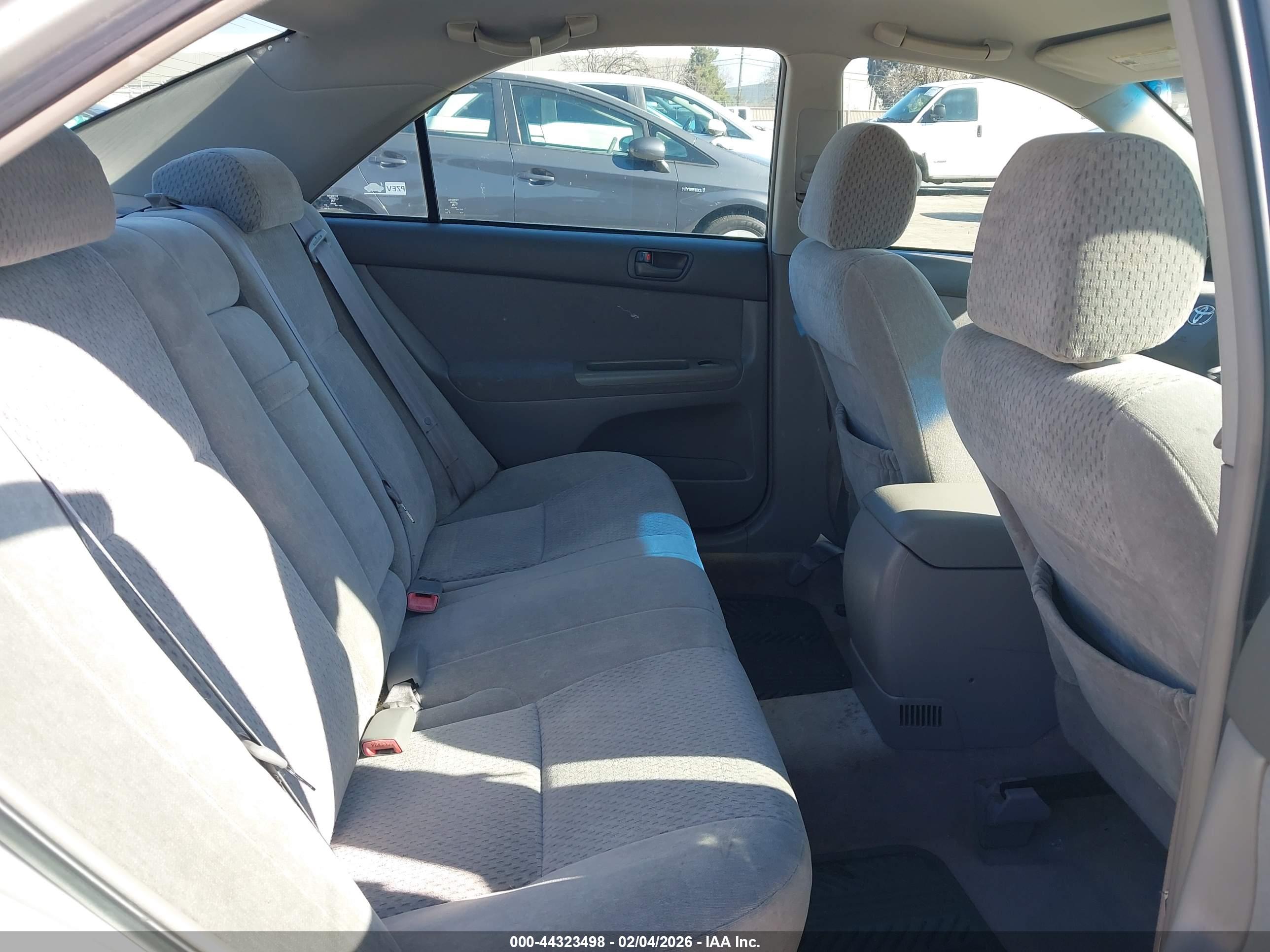 TOYOTA CAMRY image 8